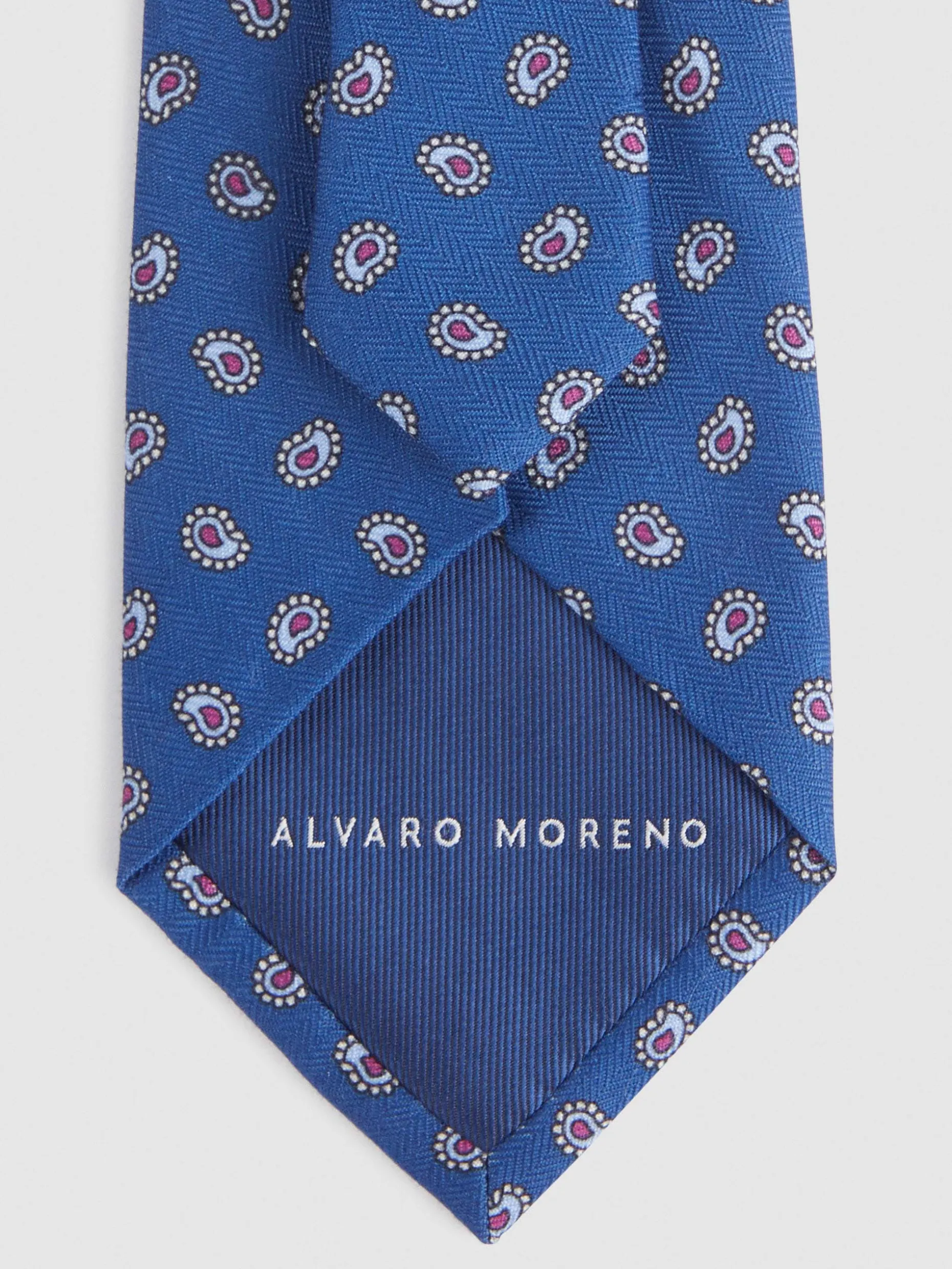 Cravatta Elegante con Stampa Esclusiva | Alvaro Moreno - Stile Moderno a Prezzo Accessibile