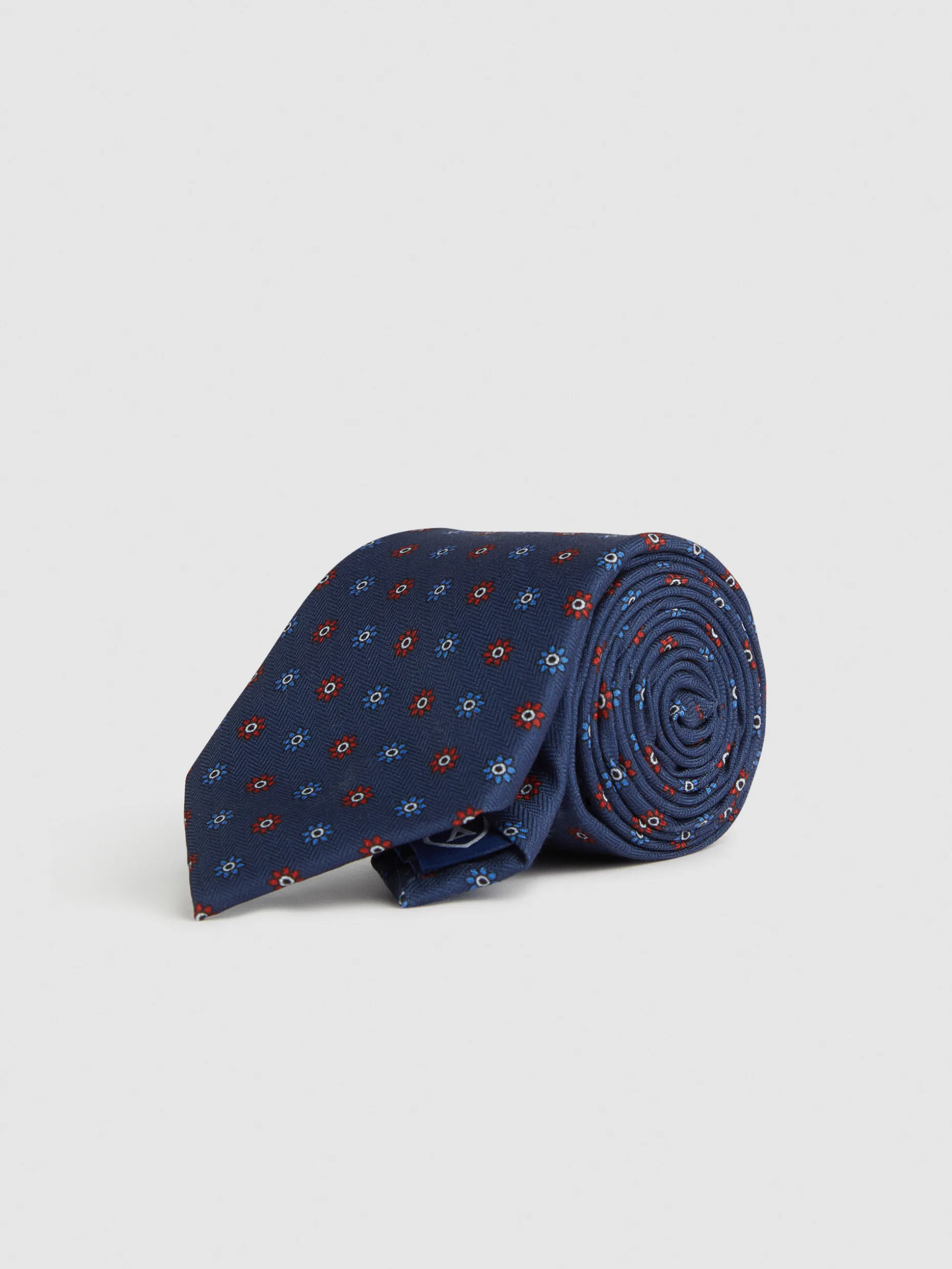 Cravatta Elegante in Seta con Fantasia Esclusiva - Collezione Primavera di Alvaro Moreno