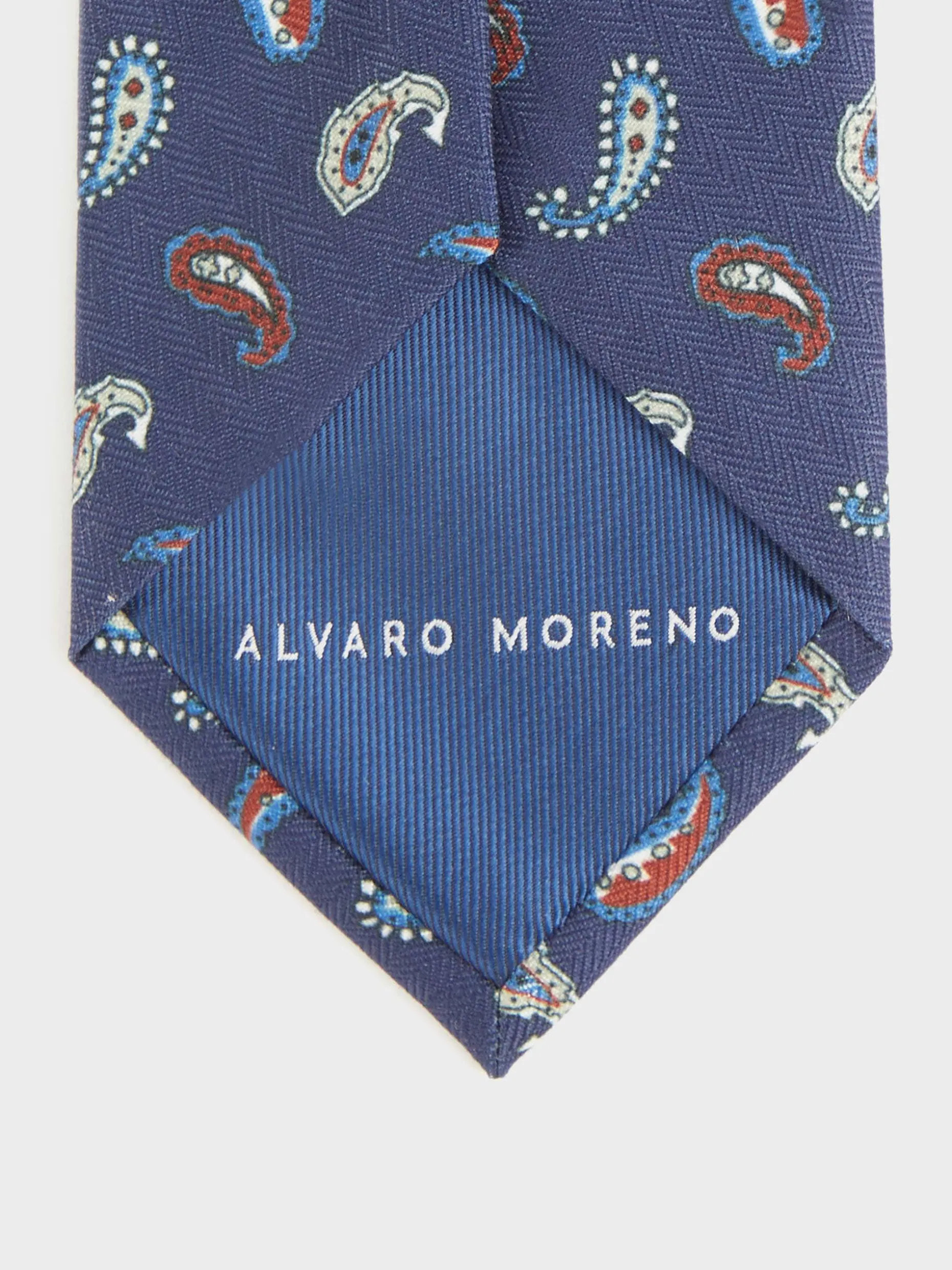 Cravatta Elegante con Stampa Digitale | Motivi Unici di Alvaro Moreno | Accessorio Uomo Stilizzato | Design Esclusivo per Collezioni Moderne