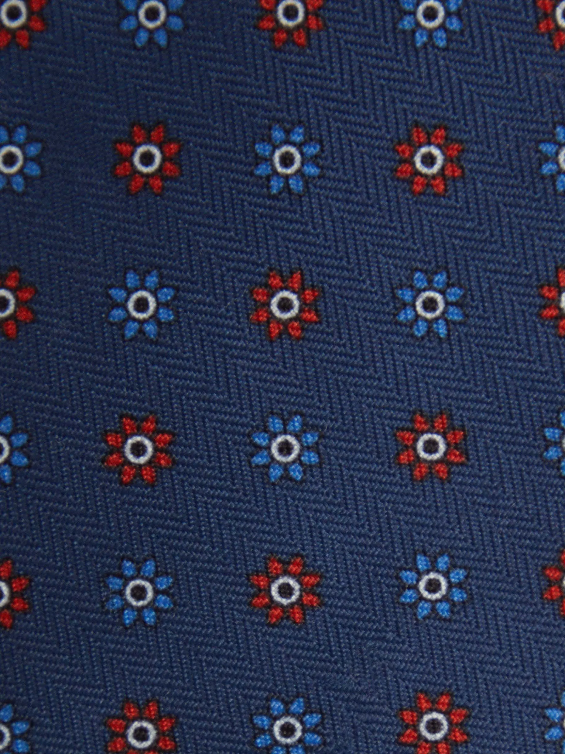 Cravatta Elegante in Seta con Fantasia Esclusiva - Collezione Primavera di Alvaro Moreno