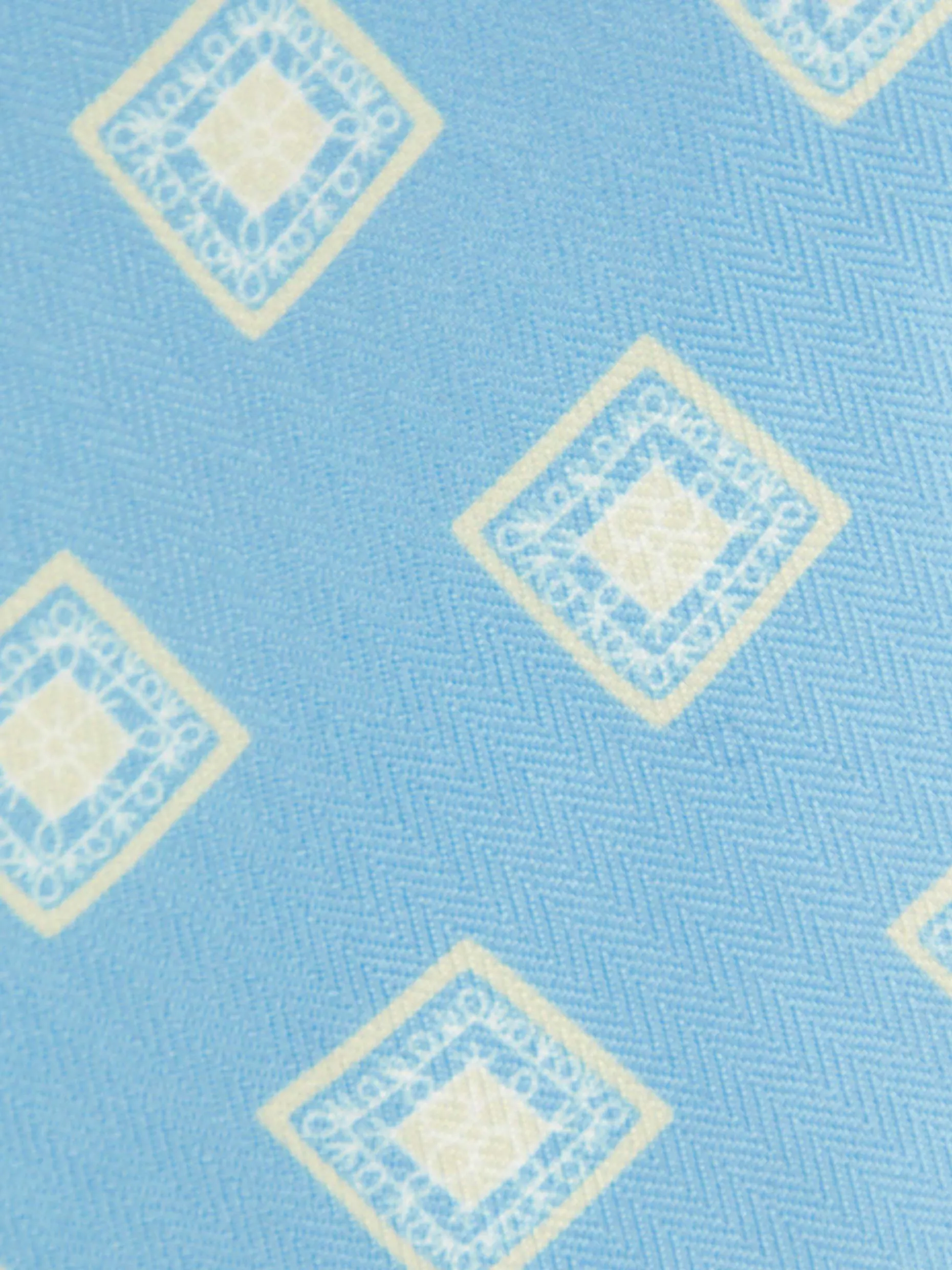 Cravatta Elegante in Seta con Stampa Esclusiva | Design Moderno di Álvaro Moreno