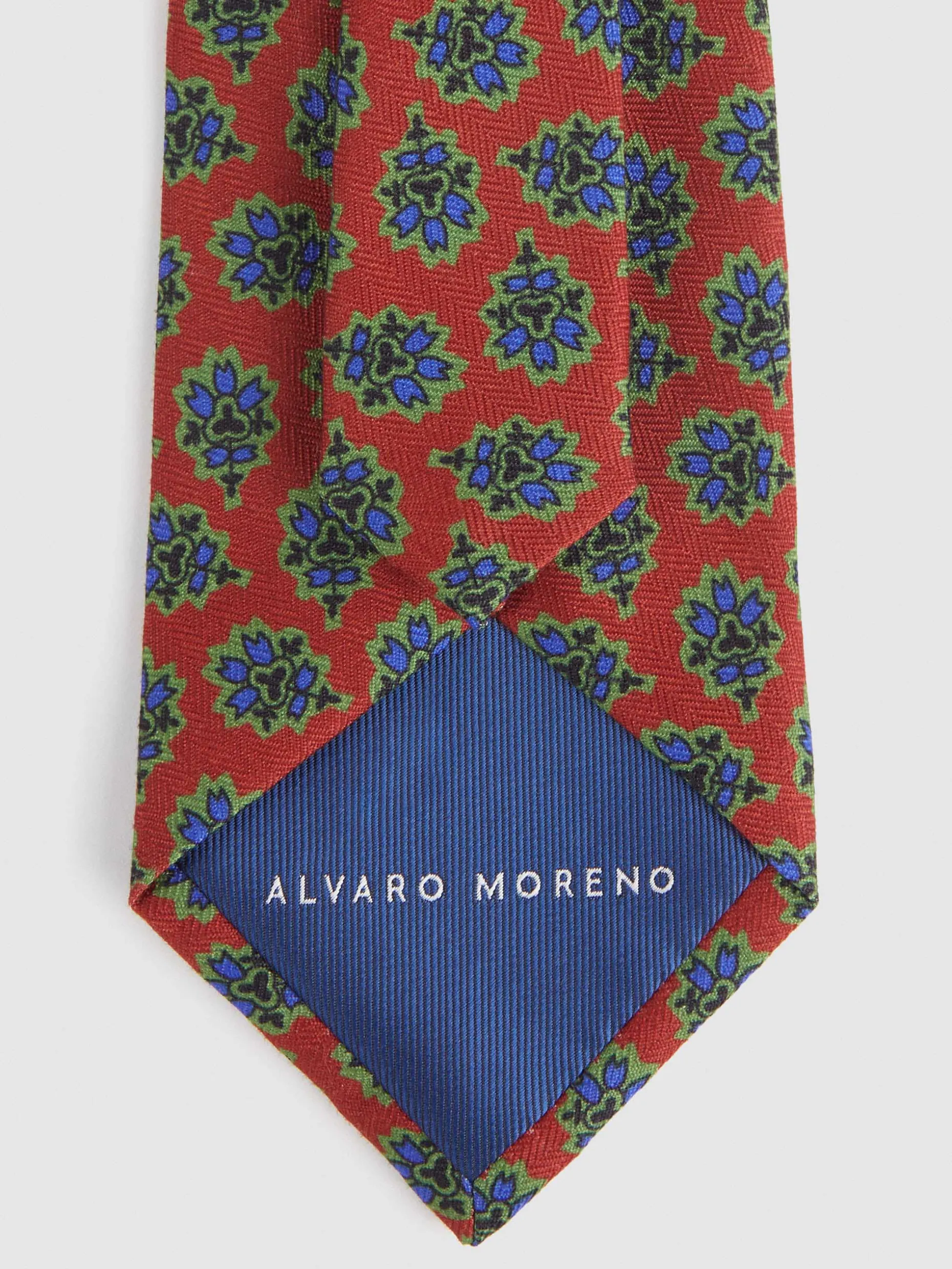 Cravatta Elegante in Seta Stampata - Design Unico di Alvaro Moreno 

(：，，，，，)