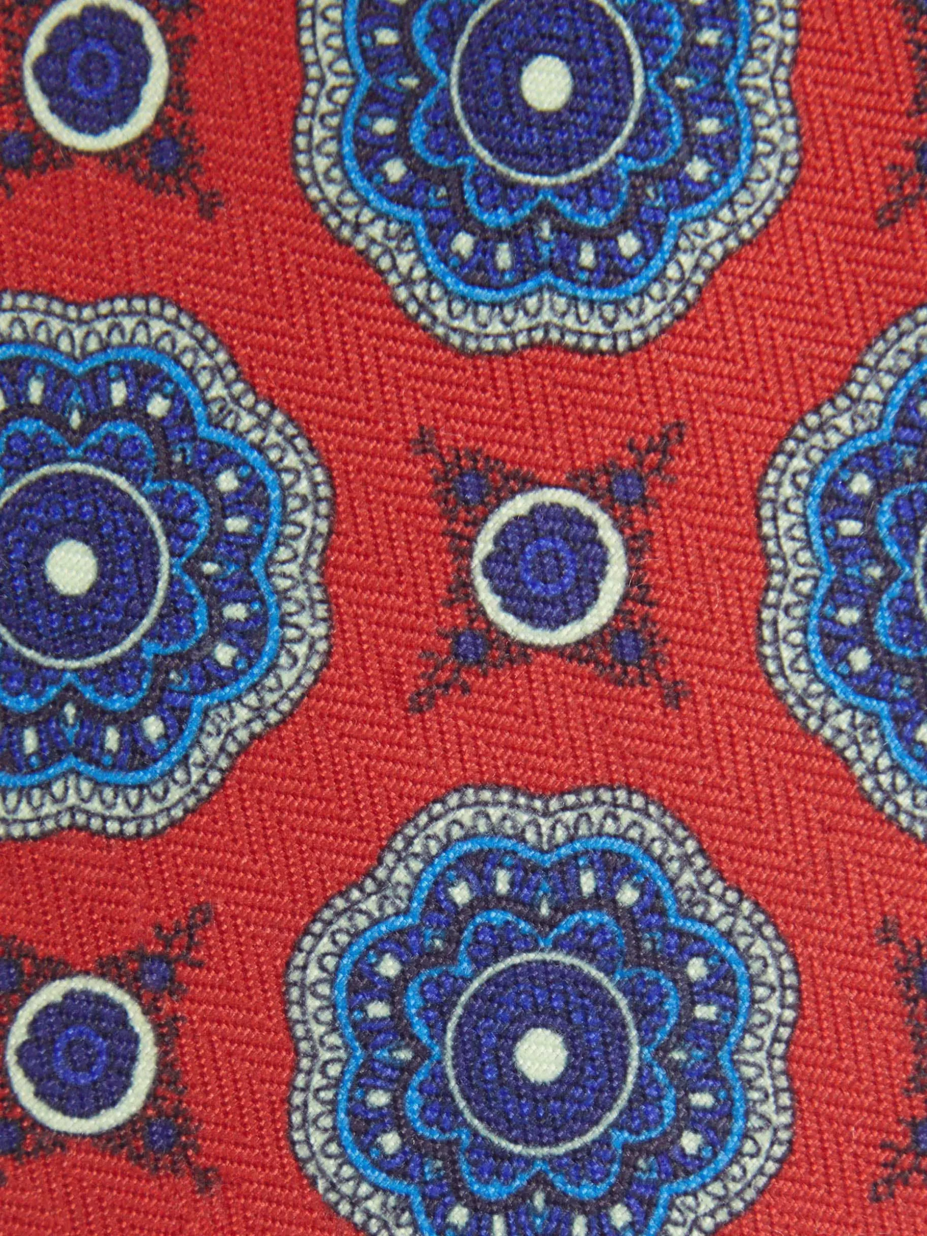 Cravatta Elegante in Seta con Fantasia Esclusiva - Design di Alvaro Moreno