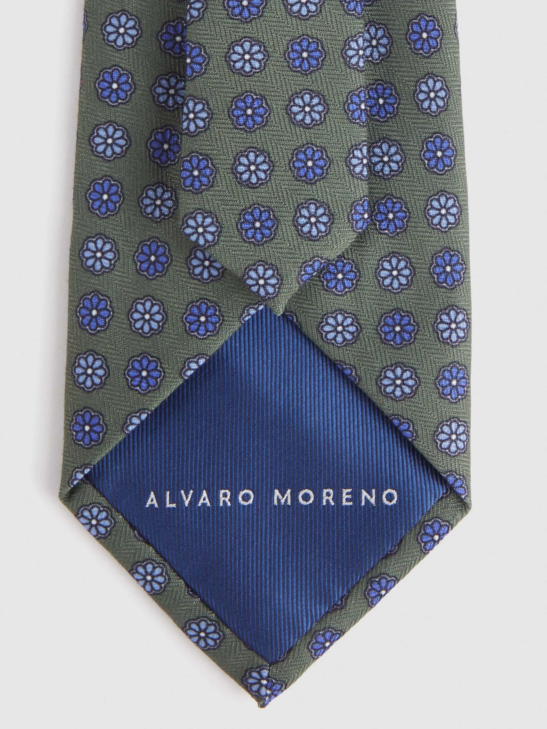 Cravatta Elegante con Stampa Fantasia | Collezione Esclusiva Outlet Alvaro Moreno per Uomo