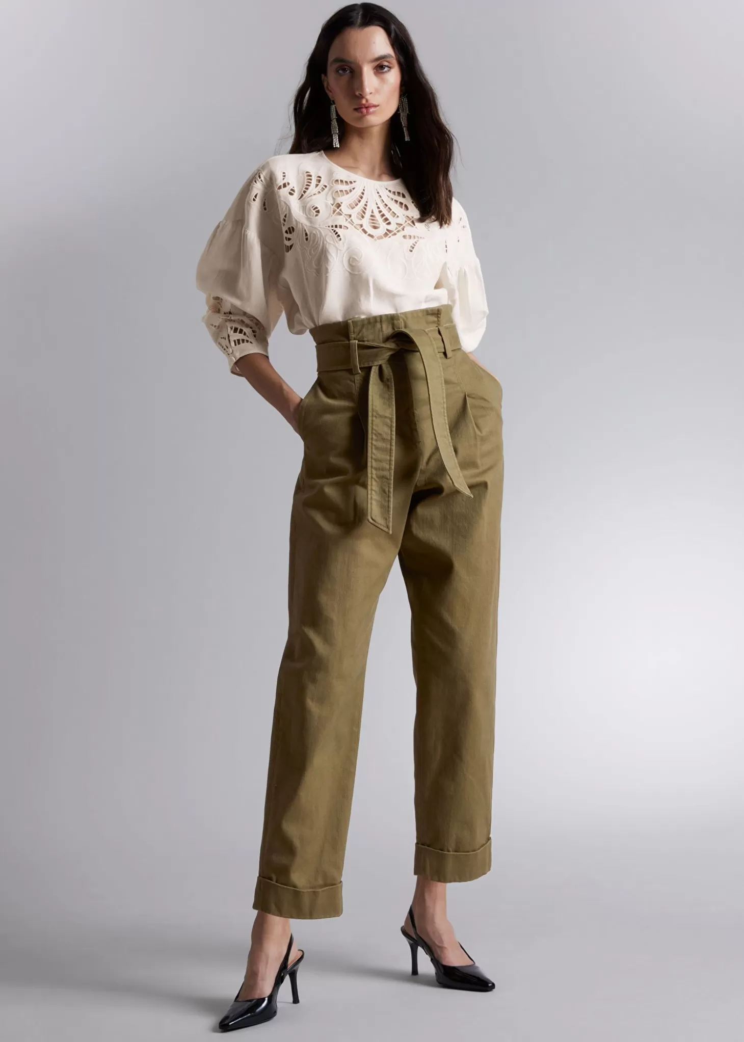 Pantaloni Other Stories a vita alta a sacchetto in tonalità kaki - Edizione limitata saldi