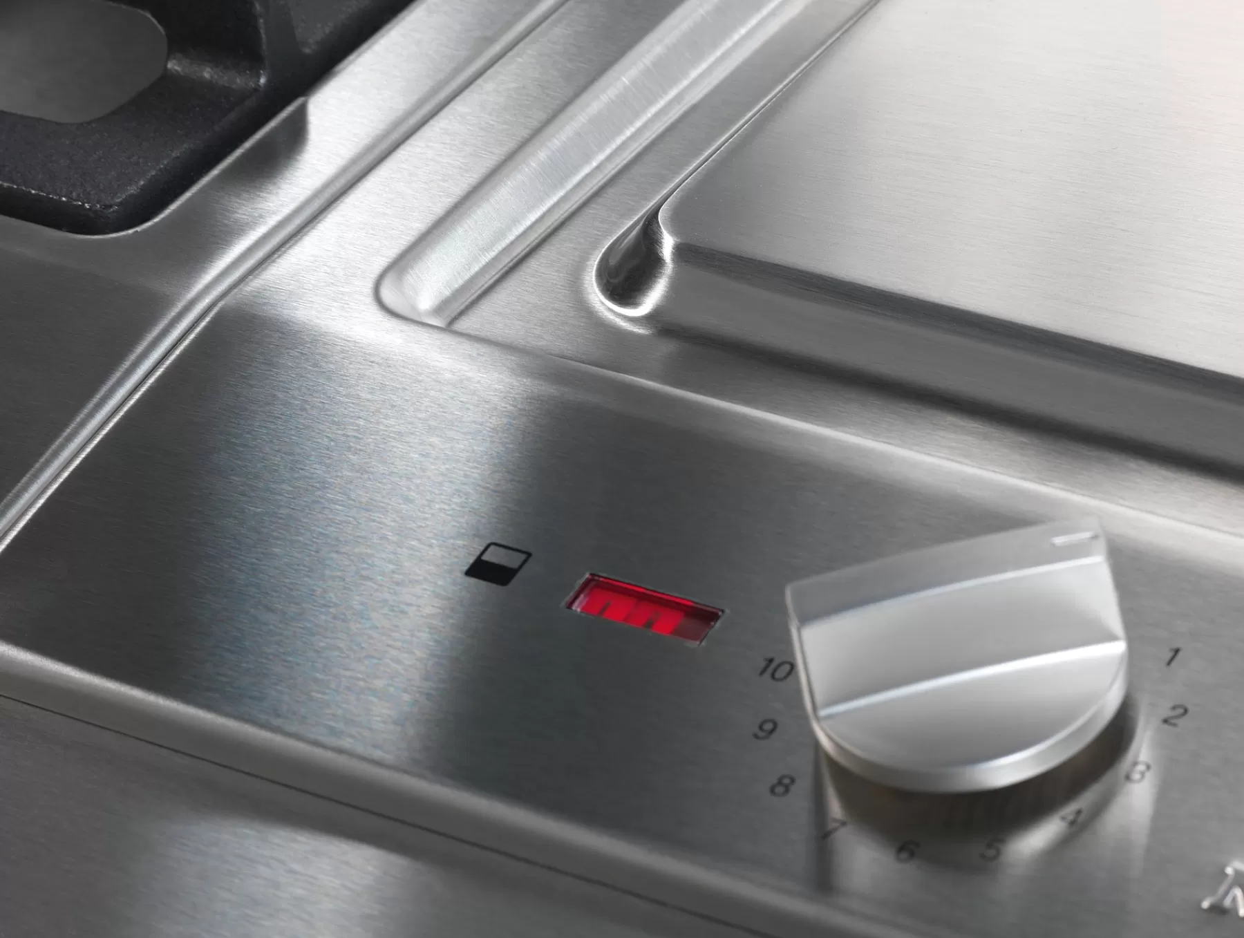 Miele Piano Cottura Professionale CS 1327 Y - Design Avanzato per Cucine Moderne