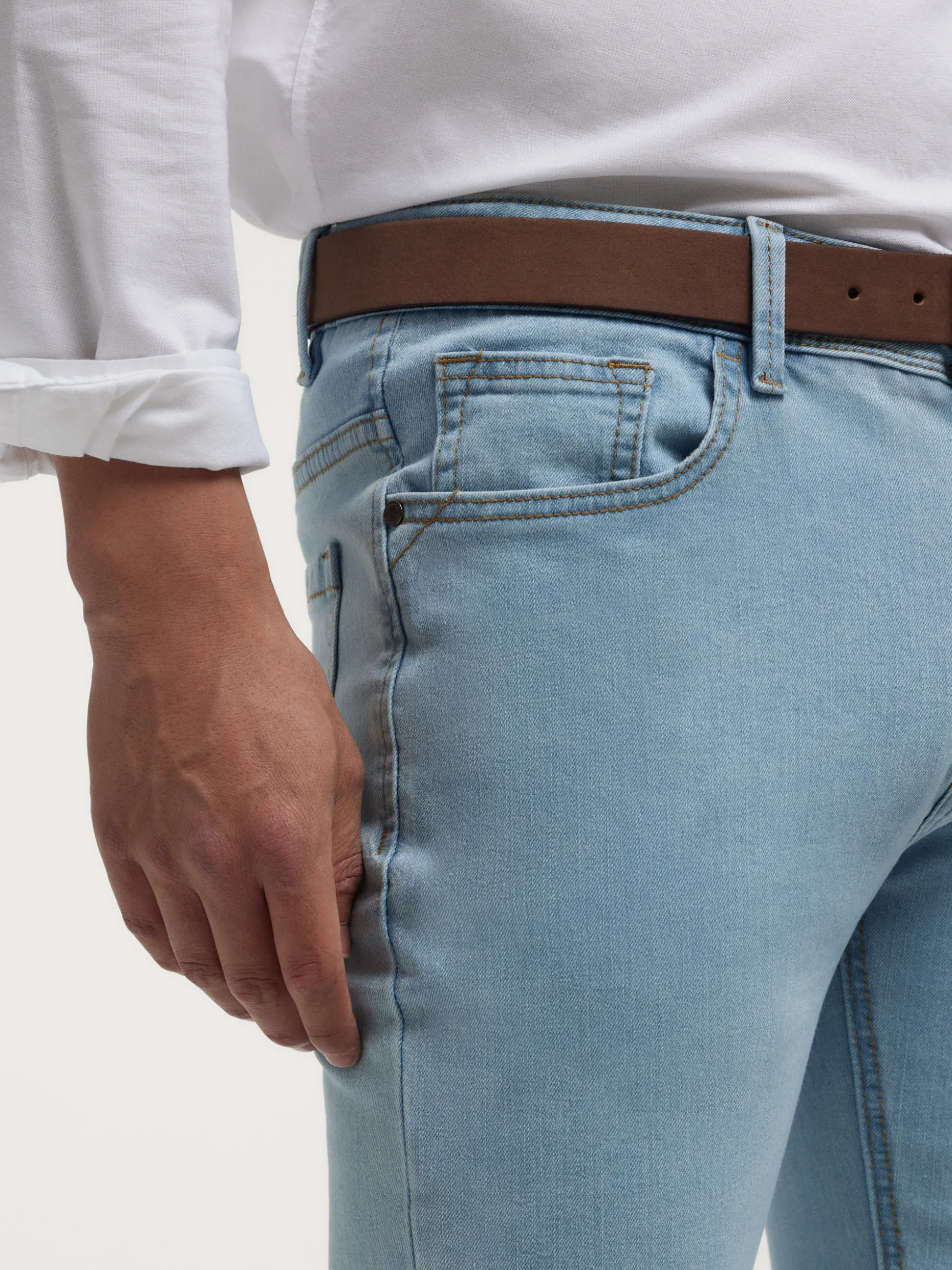 Alvaro Moreno Jeans Classici in Denim - Tessuto Resistente e Confezione Comoda per Stile Senza Tempo