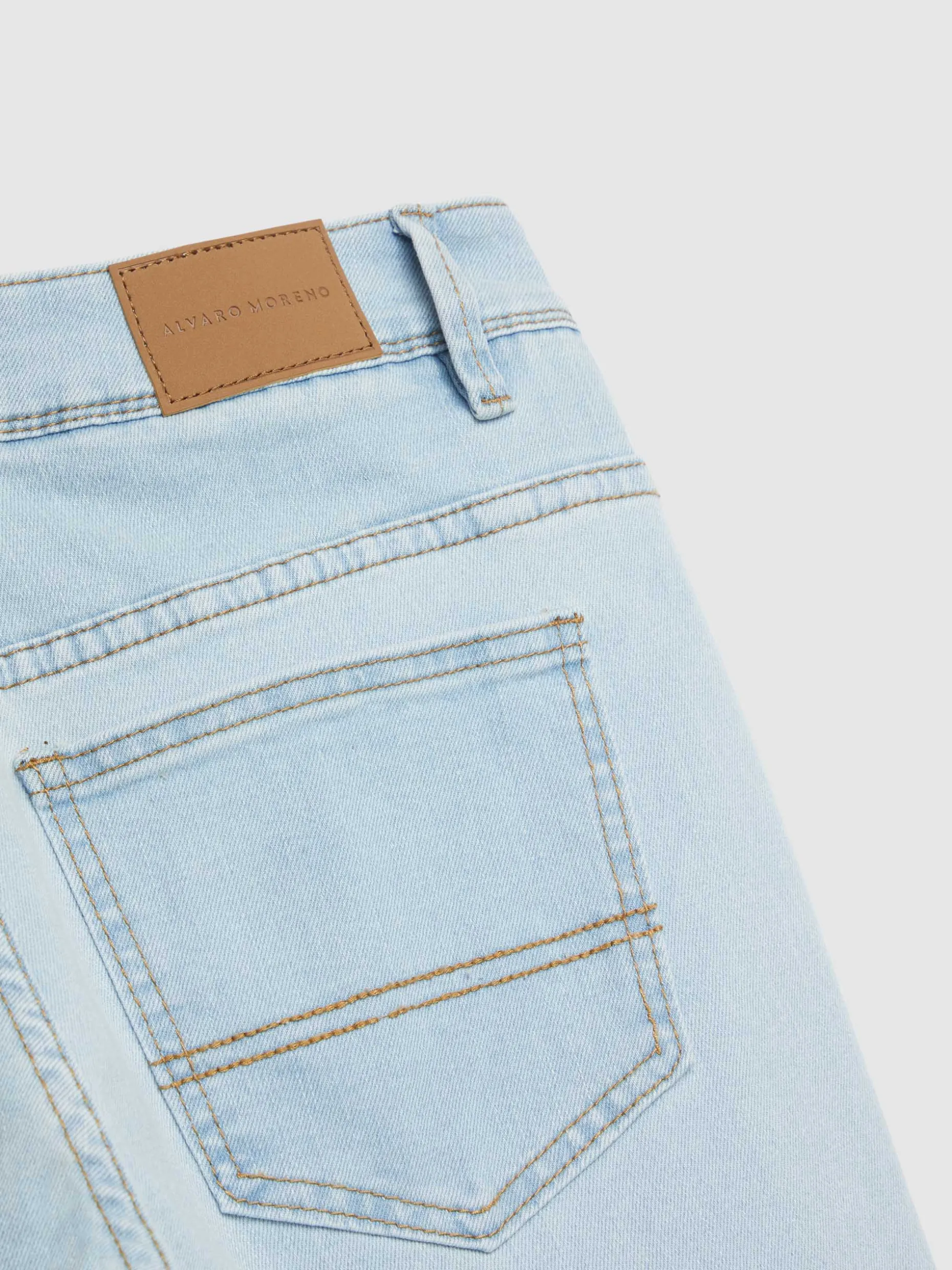 Jeans Regular Fit Alvaro Moreno - Modello Classico a Prezzo Economico, Conforto Garantito e Stile Senza Tempo.