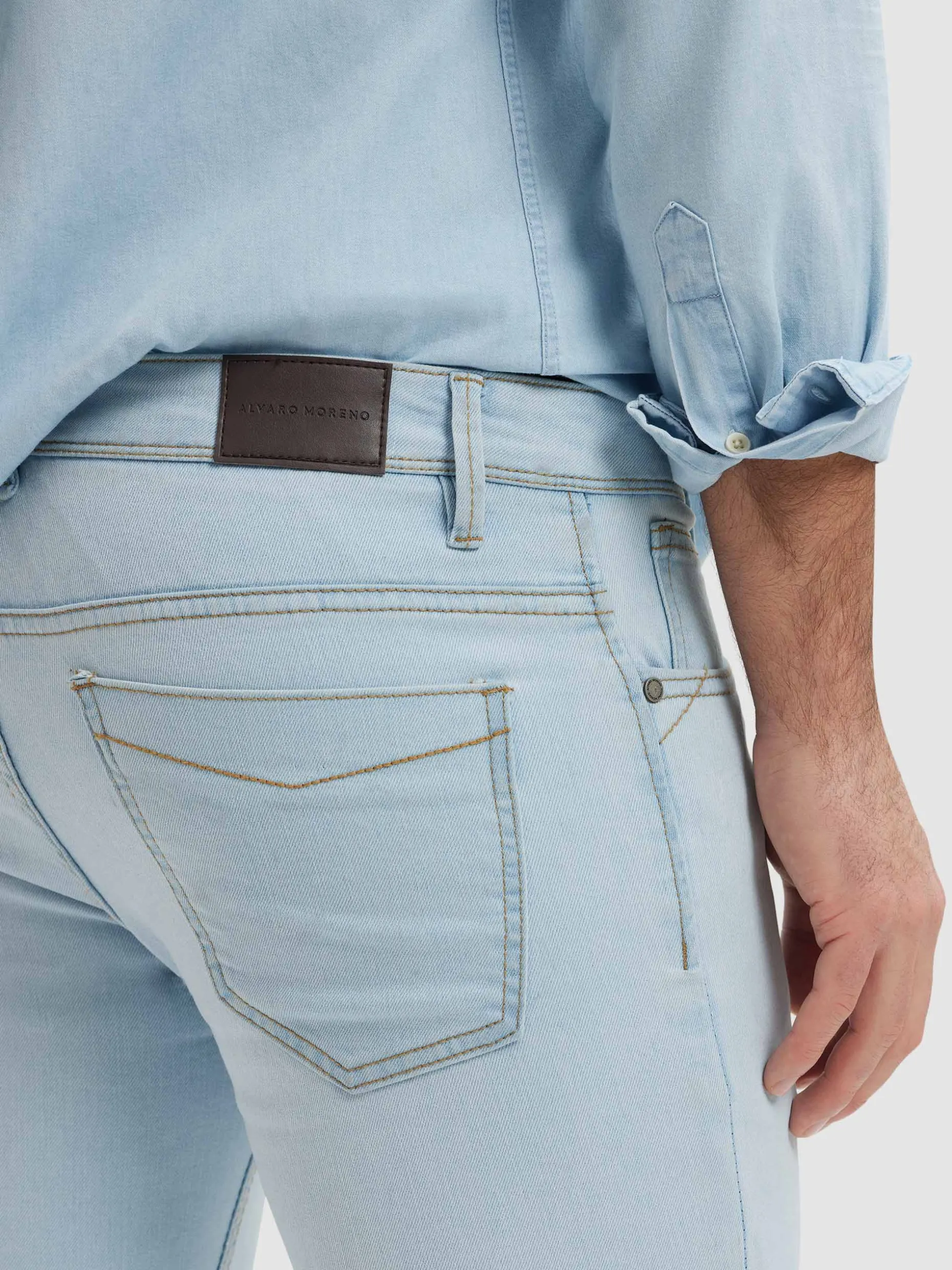 Jeans Slim Ultra Elastici Alvaro Moreno - Taglio Avvolgente in Denim Premium, Disponibili in Outlet con Sconto Esclusivo (Blu Classico, Spedizione Gratis)