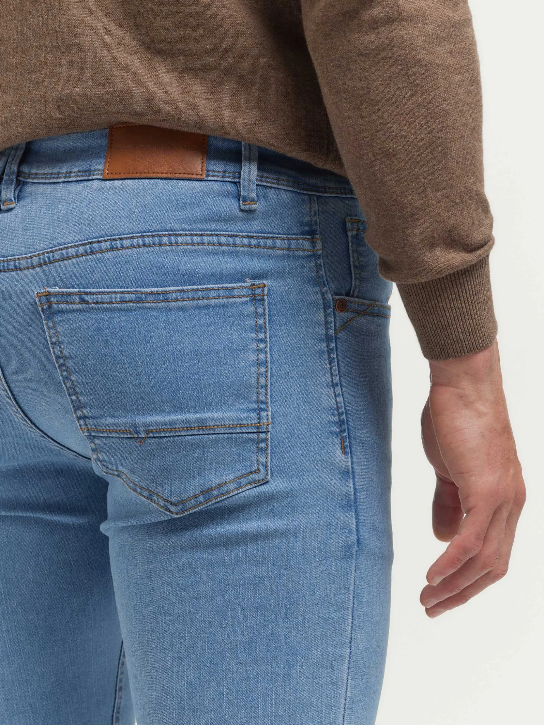 Jeans Aderenti Moderni - Taglio Perfetto 
Collezione Esclusiva Di Alvaro Moreno