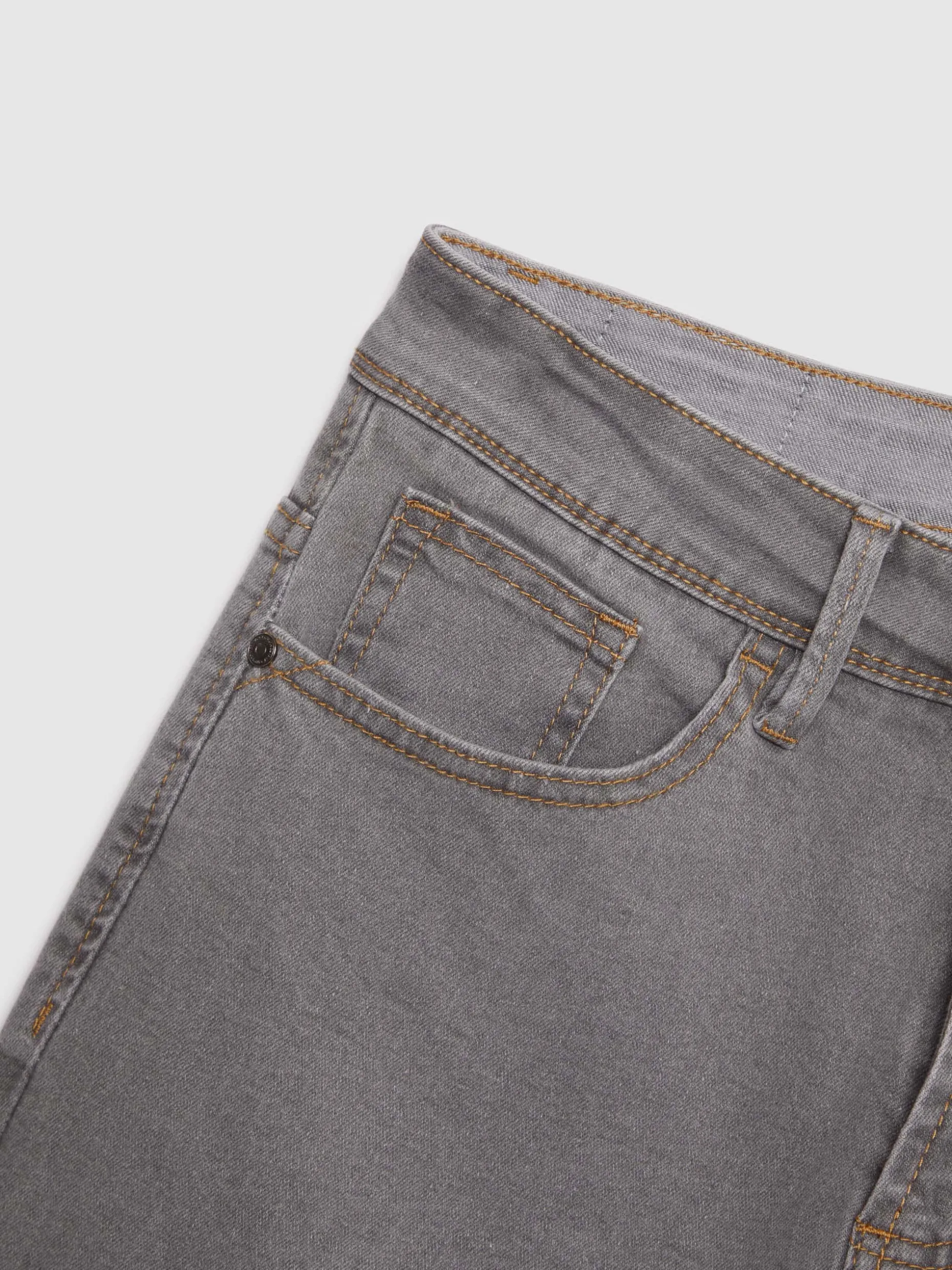 Jeans Slim Aderenti Essenziali - Collezione Premium di Alvaro Moreno