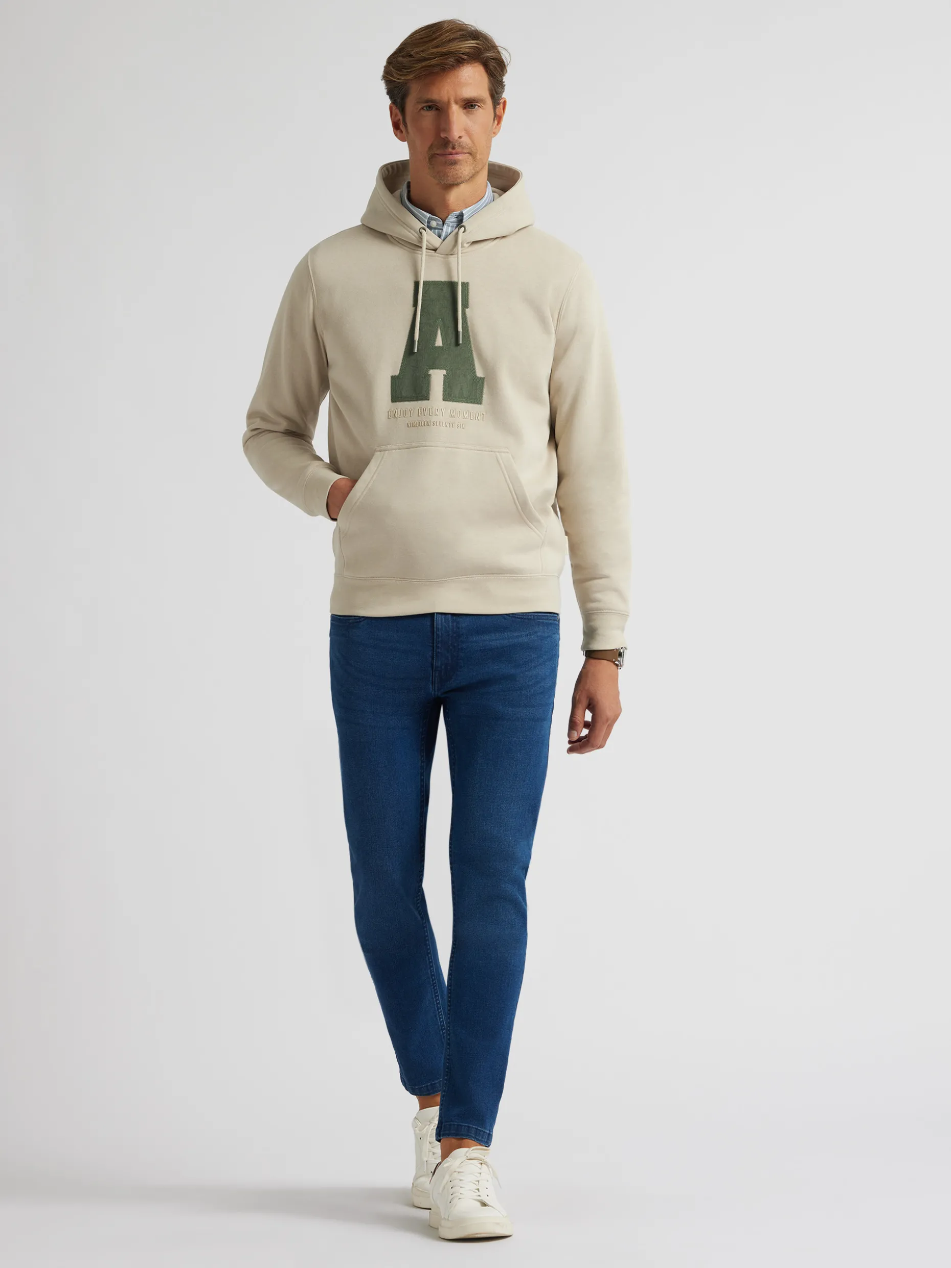 Alvaro Moreno Jeans Elasticizzati Confortevoli - Modello Slim Fit Uomo con Cuciture Detagliate | Tessuto Premium per Look Urbano | Disponibile Online con Spedizioni Rapide