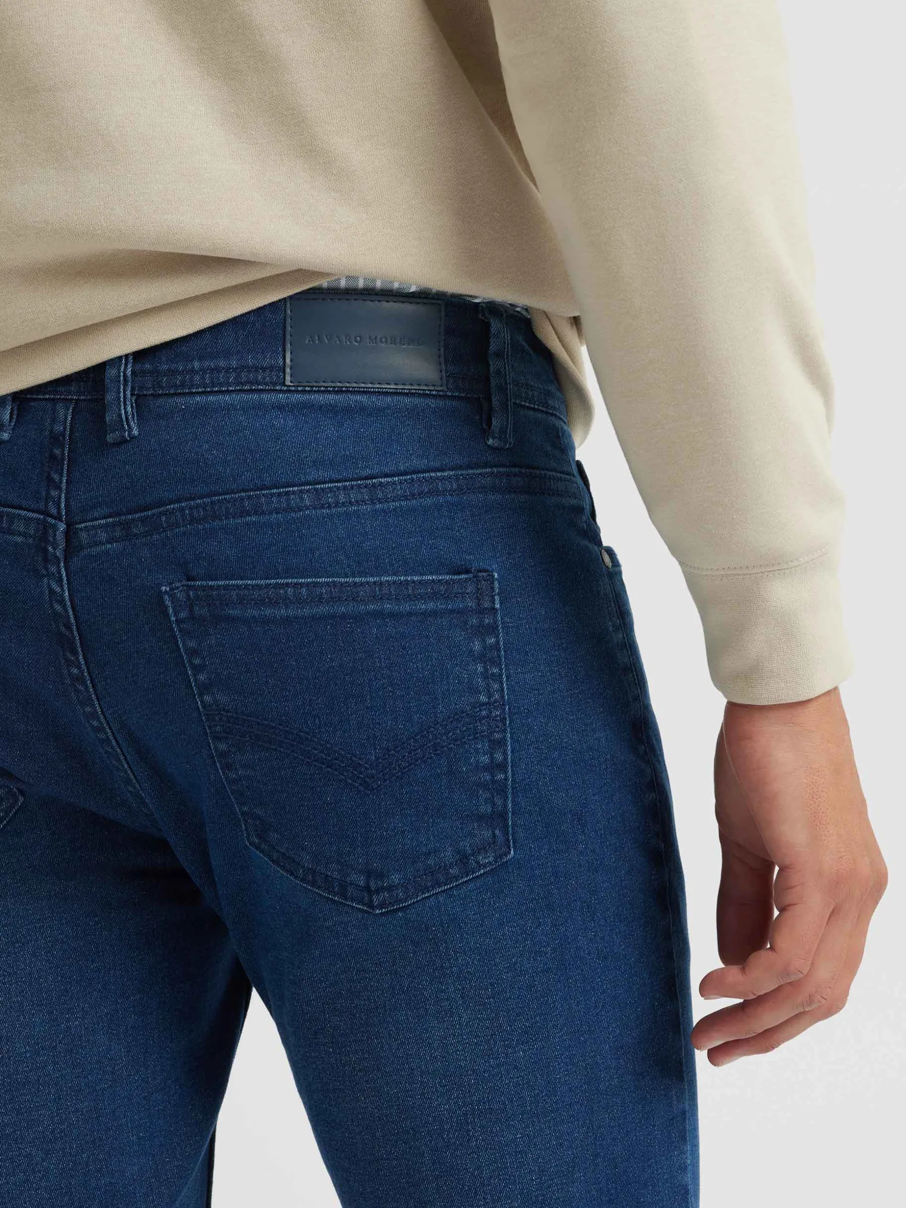 Alvaro Moreno Jeans Elasticizzati Confortevoli - Modello Slim Fit Uomo con Cuciture Detagliate | Tessuto Premium per Look Urbano | Disponibile Online con Spedizioni Rapide