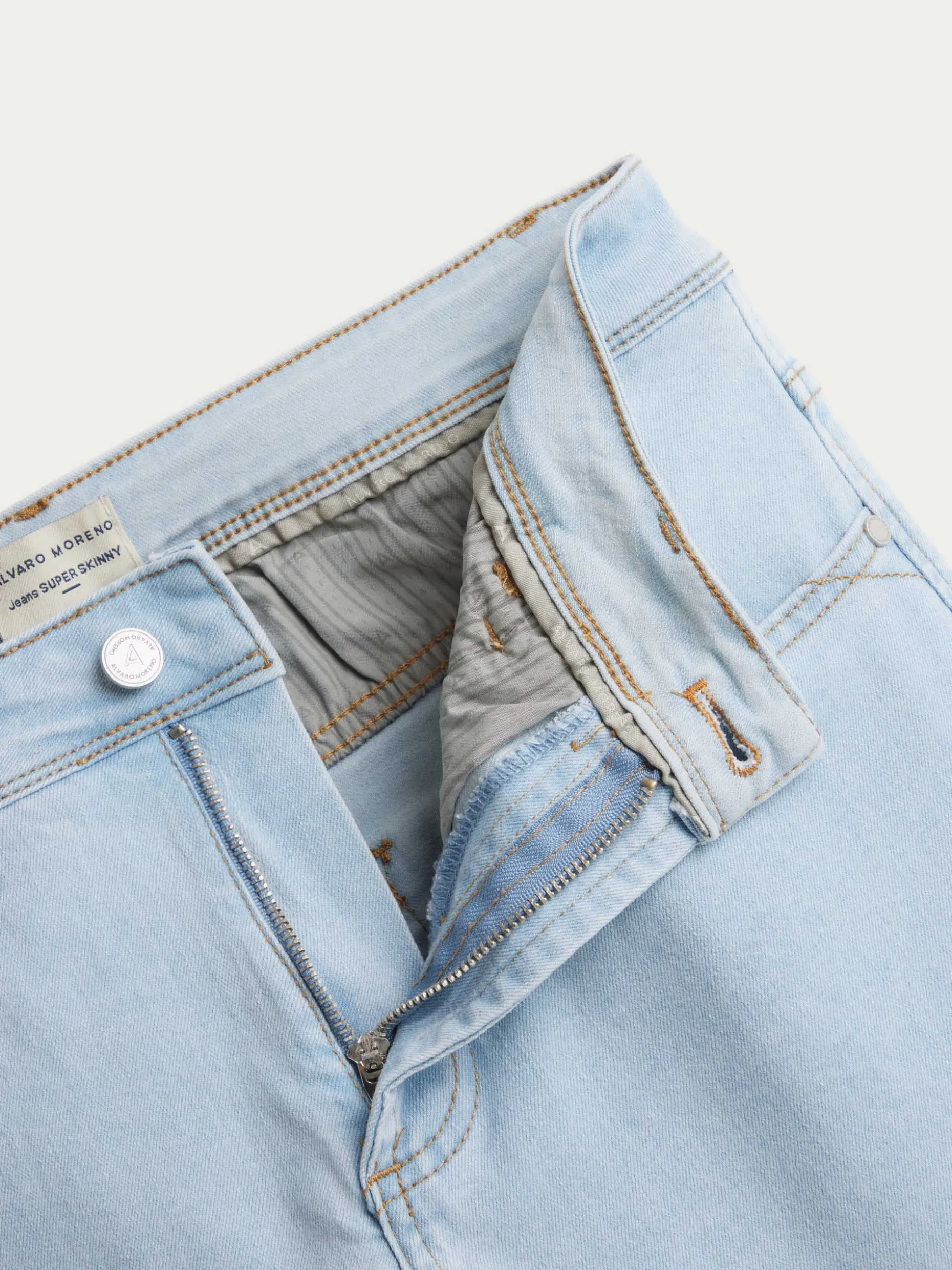 Jeans Ultra Stretti Firmati Alvaro Moreno - Taglio Moderno e Confezione Premium per Look Contemporaneo