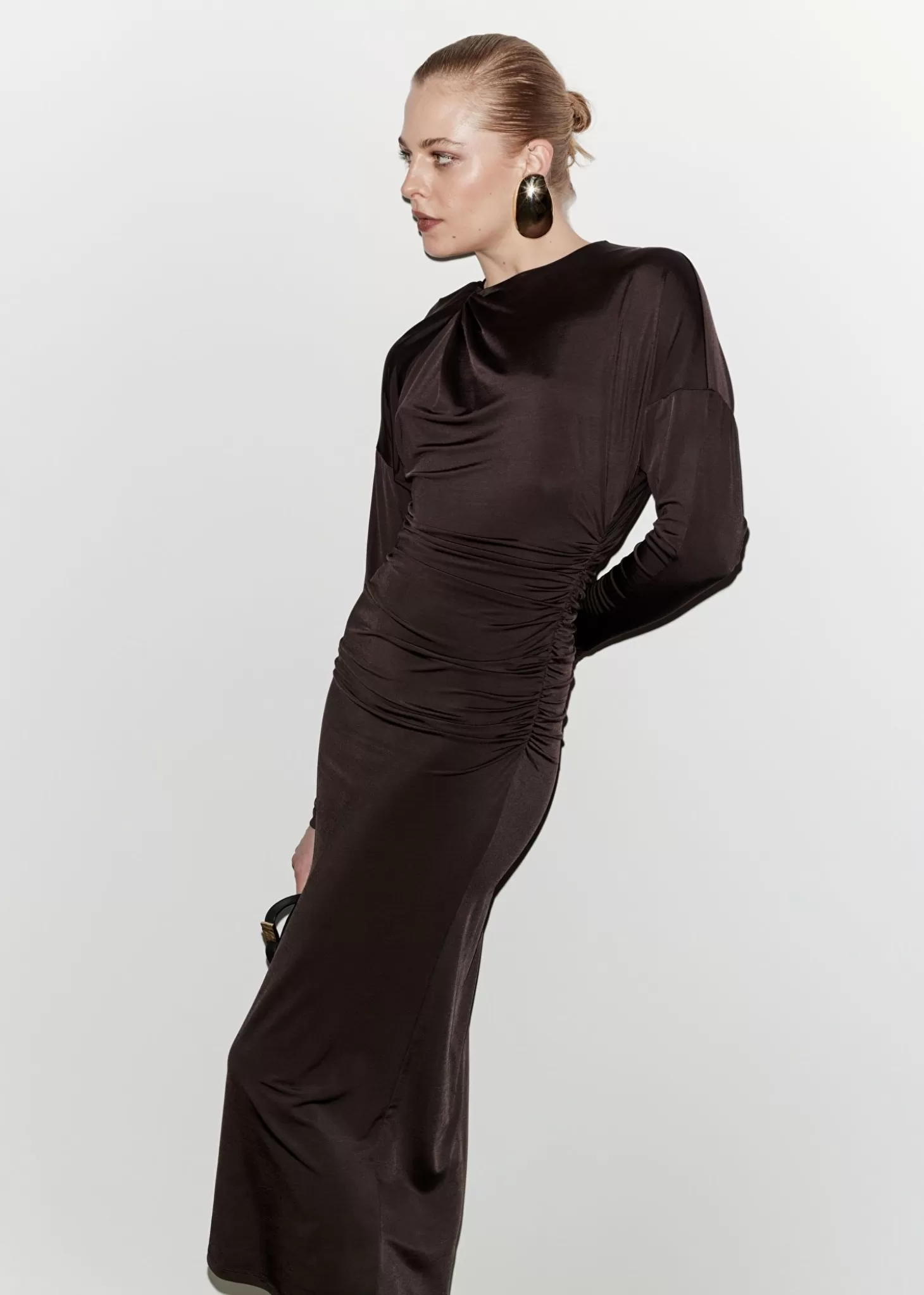 Elegante Abito Midi Plissettato in Marrone Fondente - Collezione & Other Stories