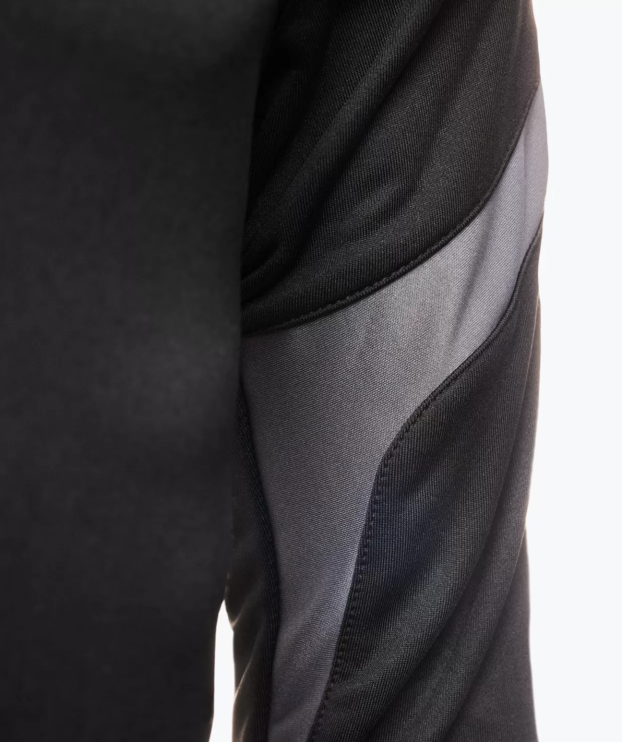 Tuta Sportiva T1TAN - Completo Allenamento Traspirante con Design Ergonomico e Rifiniture Premium