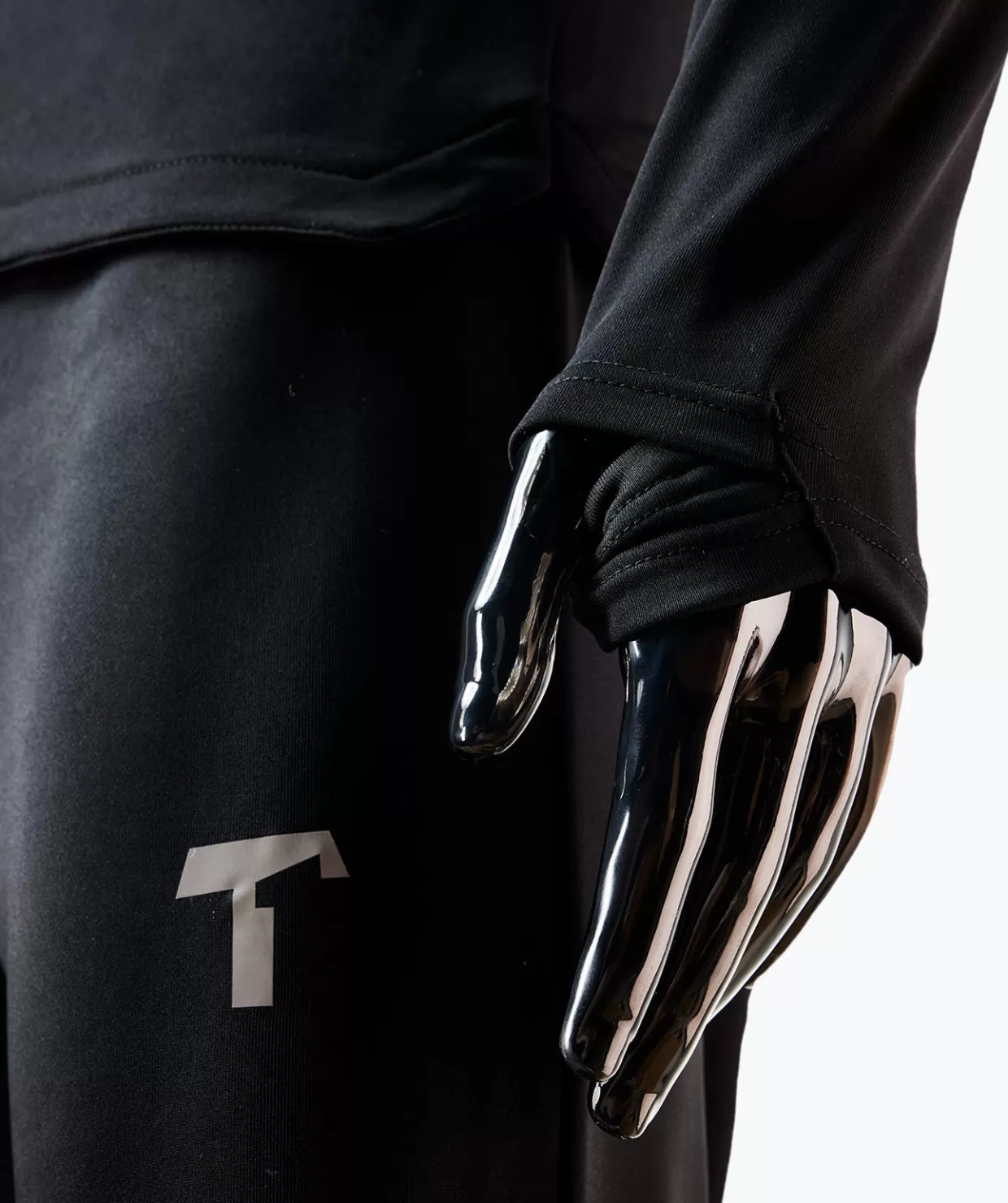 Tuta Sportiva T1TAN - Completo Allenamento Traspirante con Design Ergonomico e Rifiniture Premium