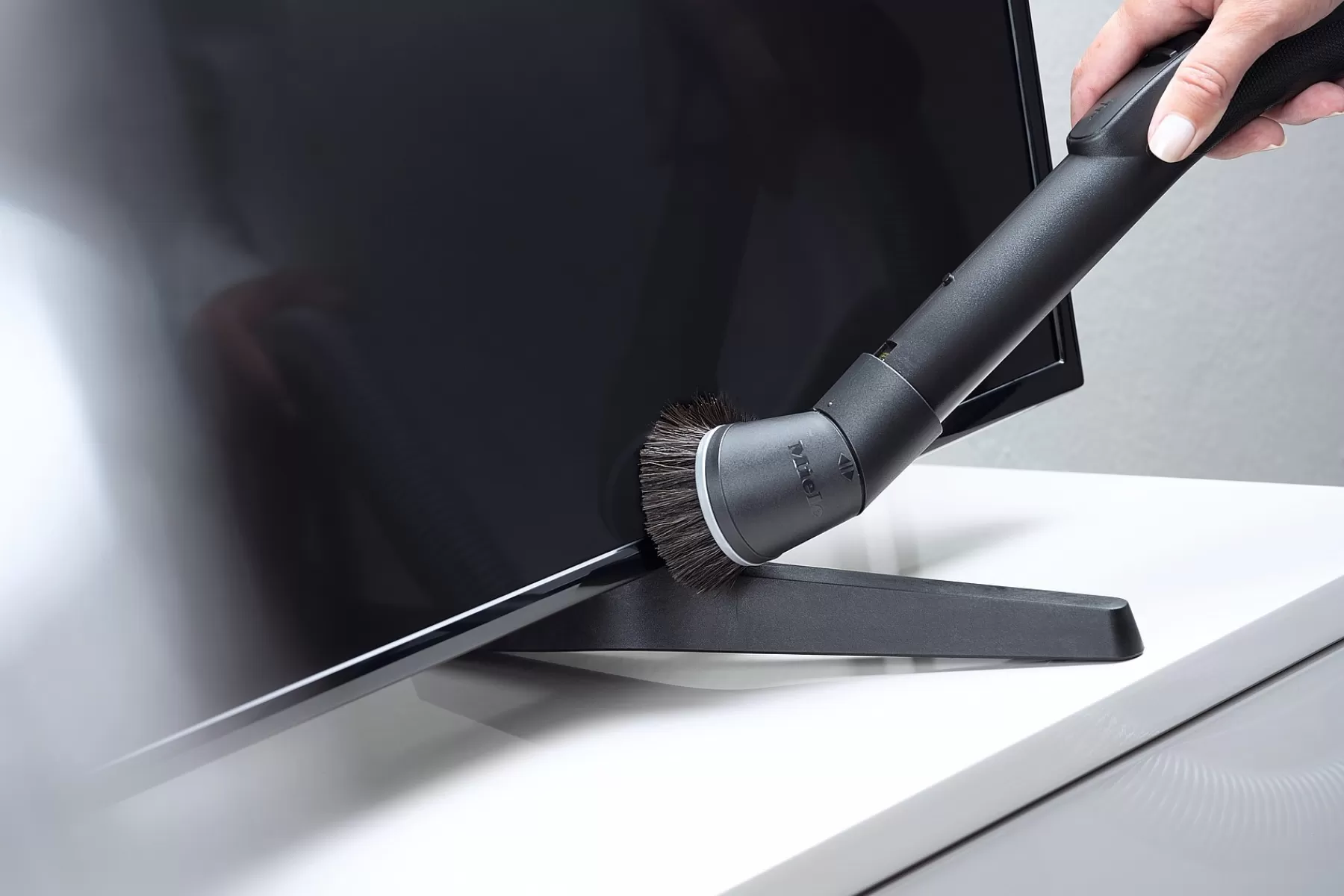 Spazzola Multiuso Miele con Snodo Orientabile - Accessorio Completo per Pulizia Senza Sforzo