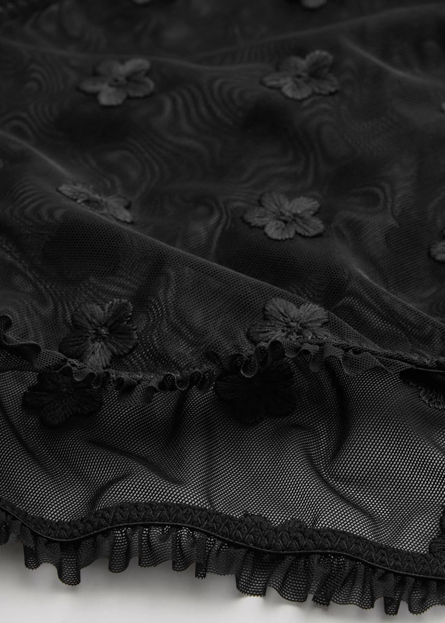 Comodi Short Alta Vita in Tinta Unica - Nero Semplice di Other Stories | Design Minimalista ed Elegante per Look Versatili