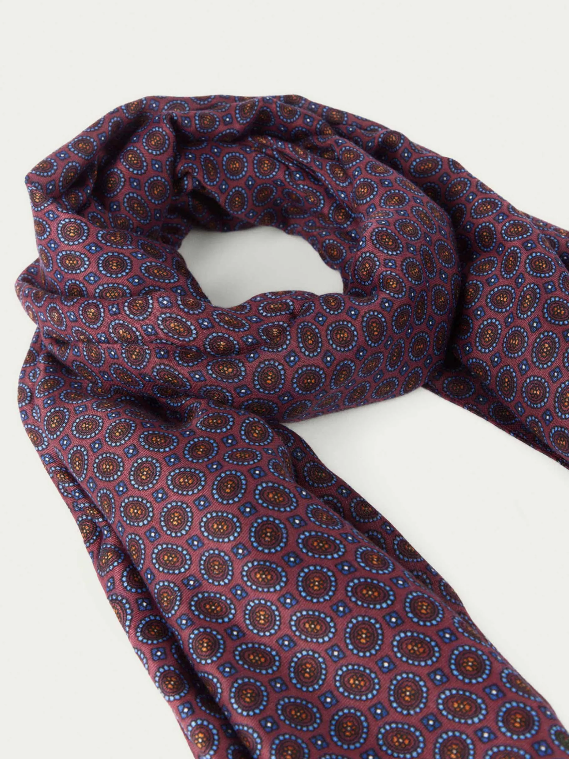 Sciarpa Stampa Elegante con Motivi Artistici | Collezione Autunnale Moreno Alvaro - Edizione Limitata e Sconti Esclusivi