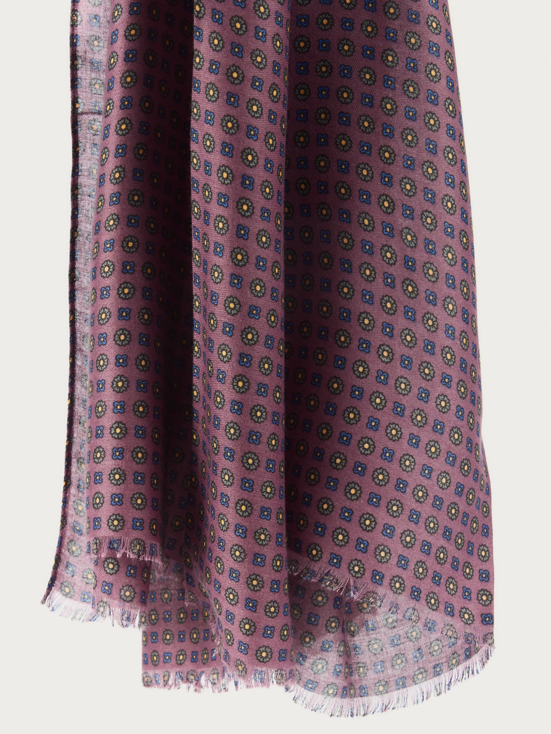 Foulard Stampa Elegante Alvaro Moreno - Sciarpa Leggera con Design Unico