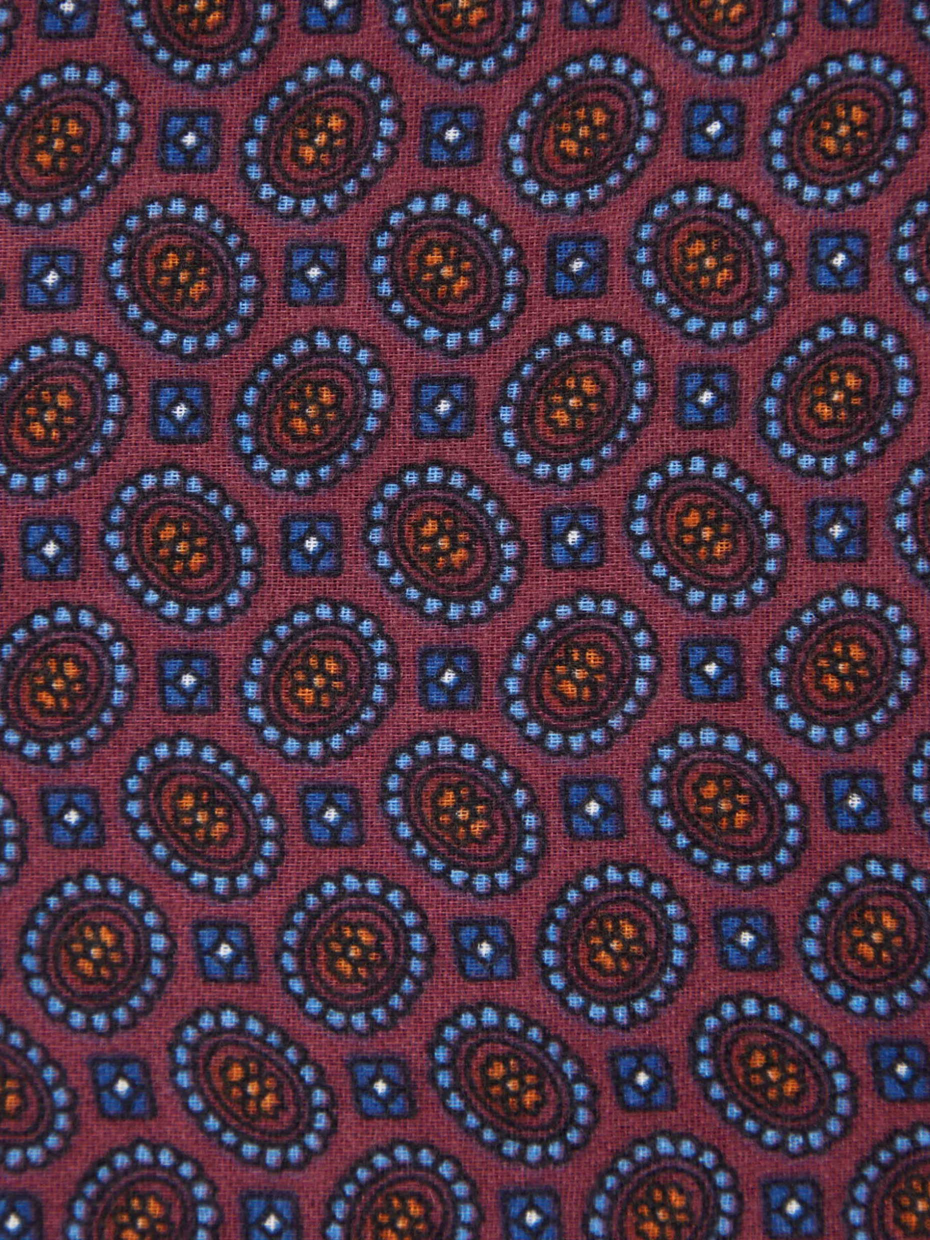 Sciarpa Stampa Elegante con Motivi Artistici | Collezione Autunnale Moreno Alvaro - Edizione Limitata e Sconti Esclusivi