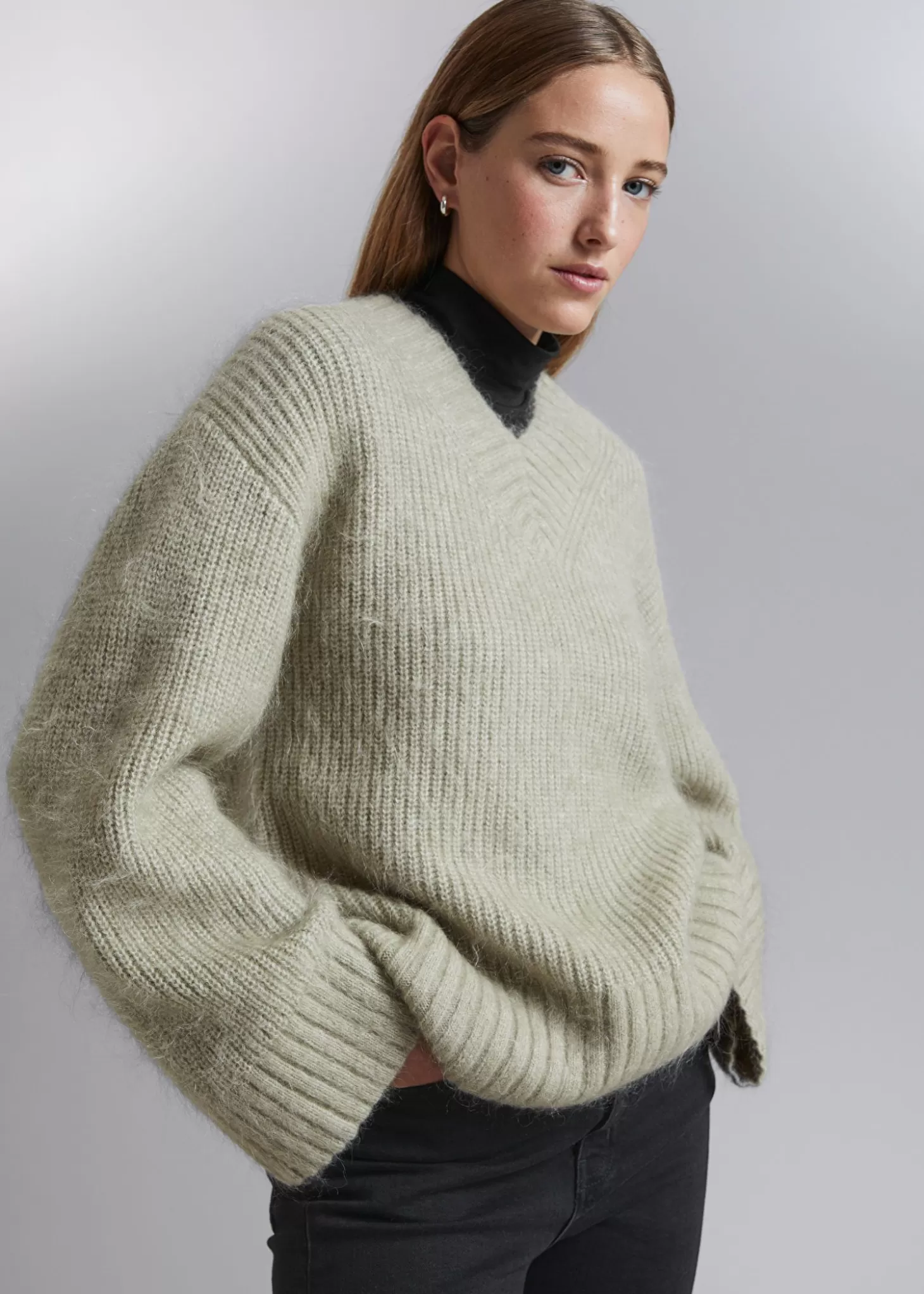 Maglione Confortevole & Other Stories in Tessuto Morbido - Colore Cachi per Autunno 2023