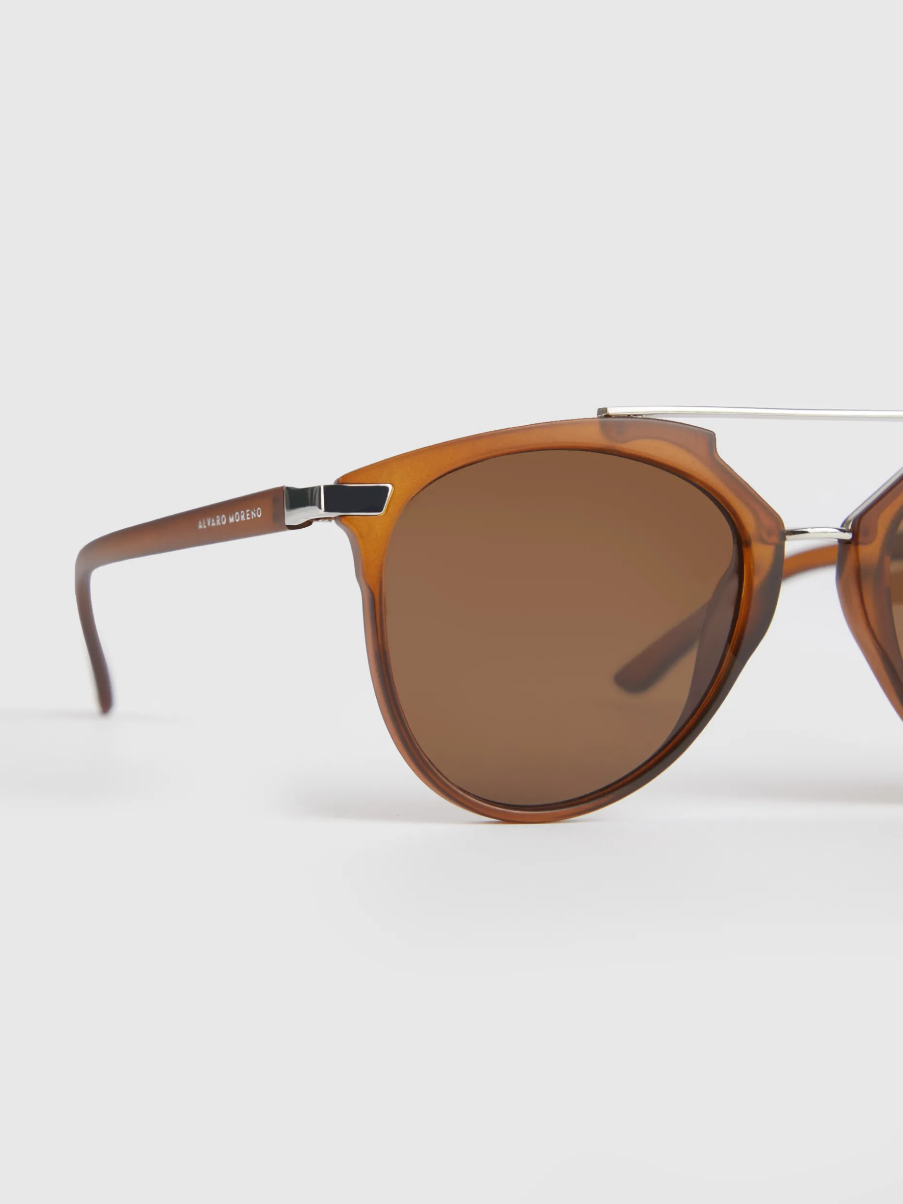 Occhiali da Sole BOSS Marrone - Design Elegante, Stagione Autunno/Inverno 2023 | Moda Uomo di Alvaro Moreno