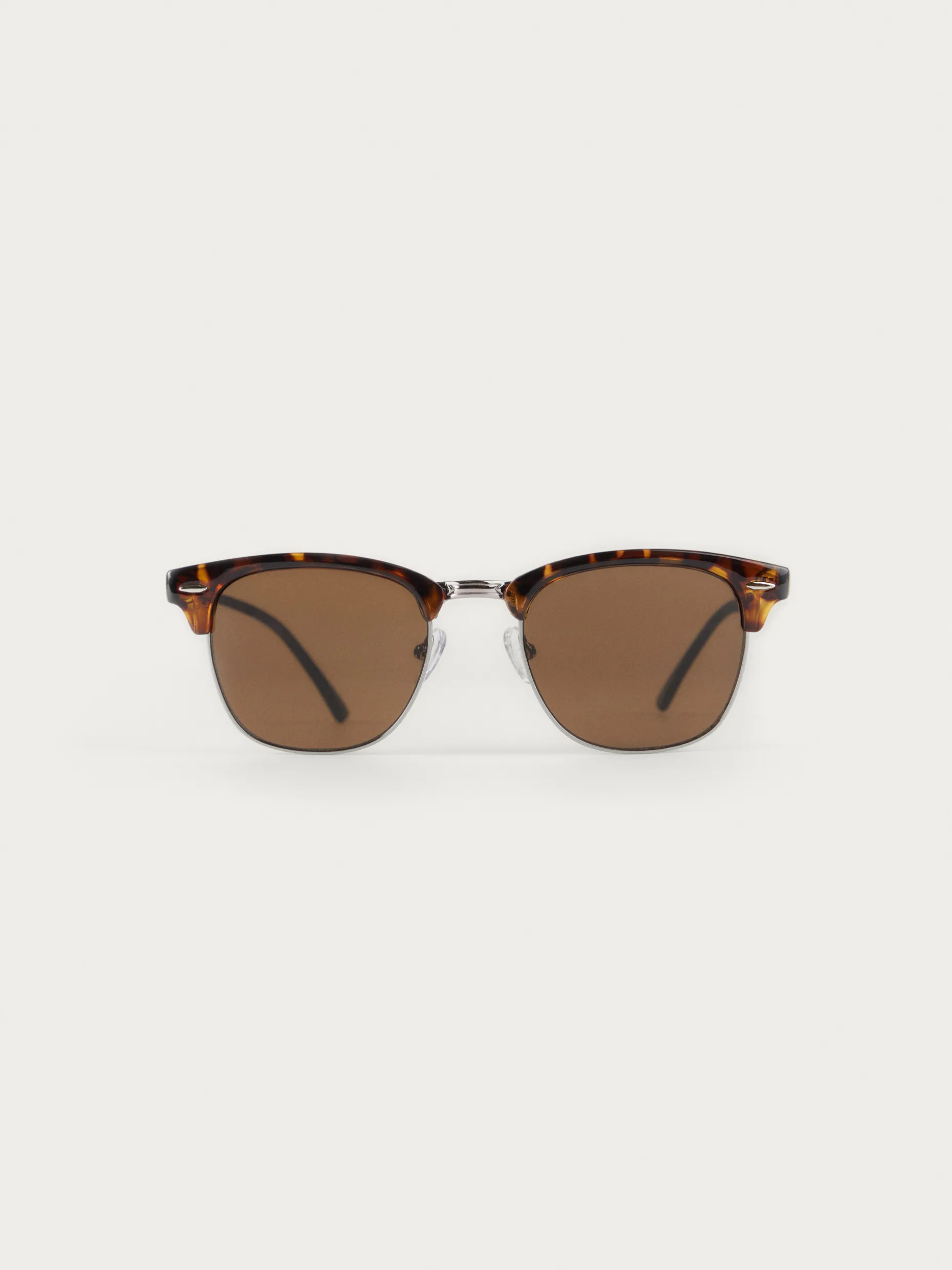 GAFAS MASTER: Occhiali Firmati in Super Offerta con Sconti Fino al 50%

(：，，