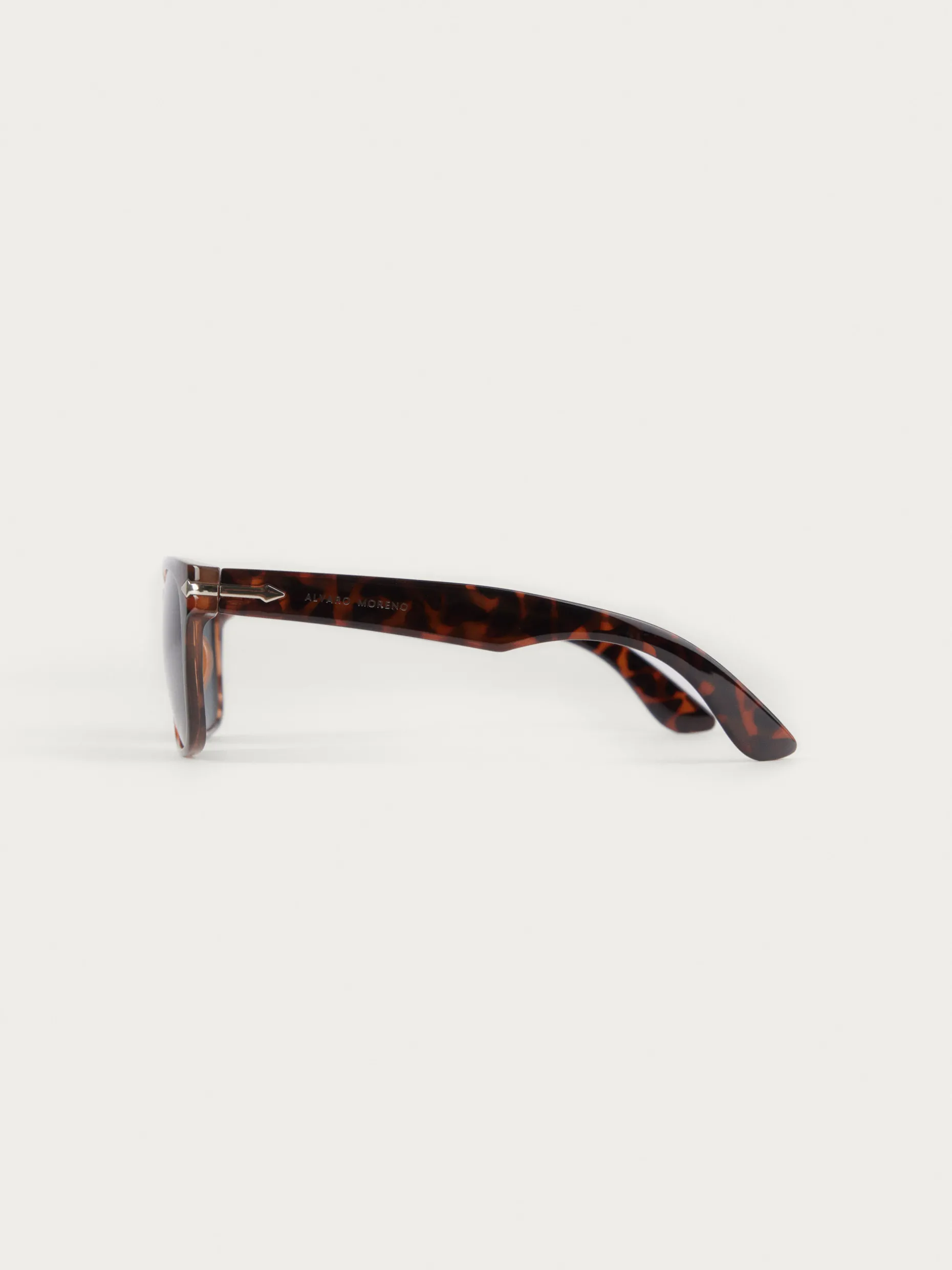 Occhiali da Sole Nick Uomo - Design Elegante in Sfumatura Marrone Tortora | Collezione Esclusiva Negozio Alvaro Moreno 

(：，