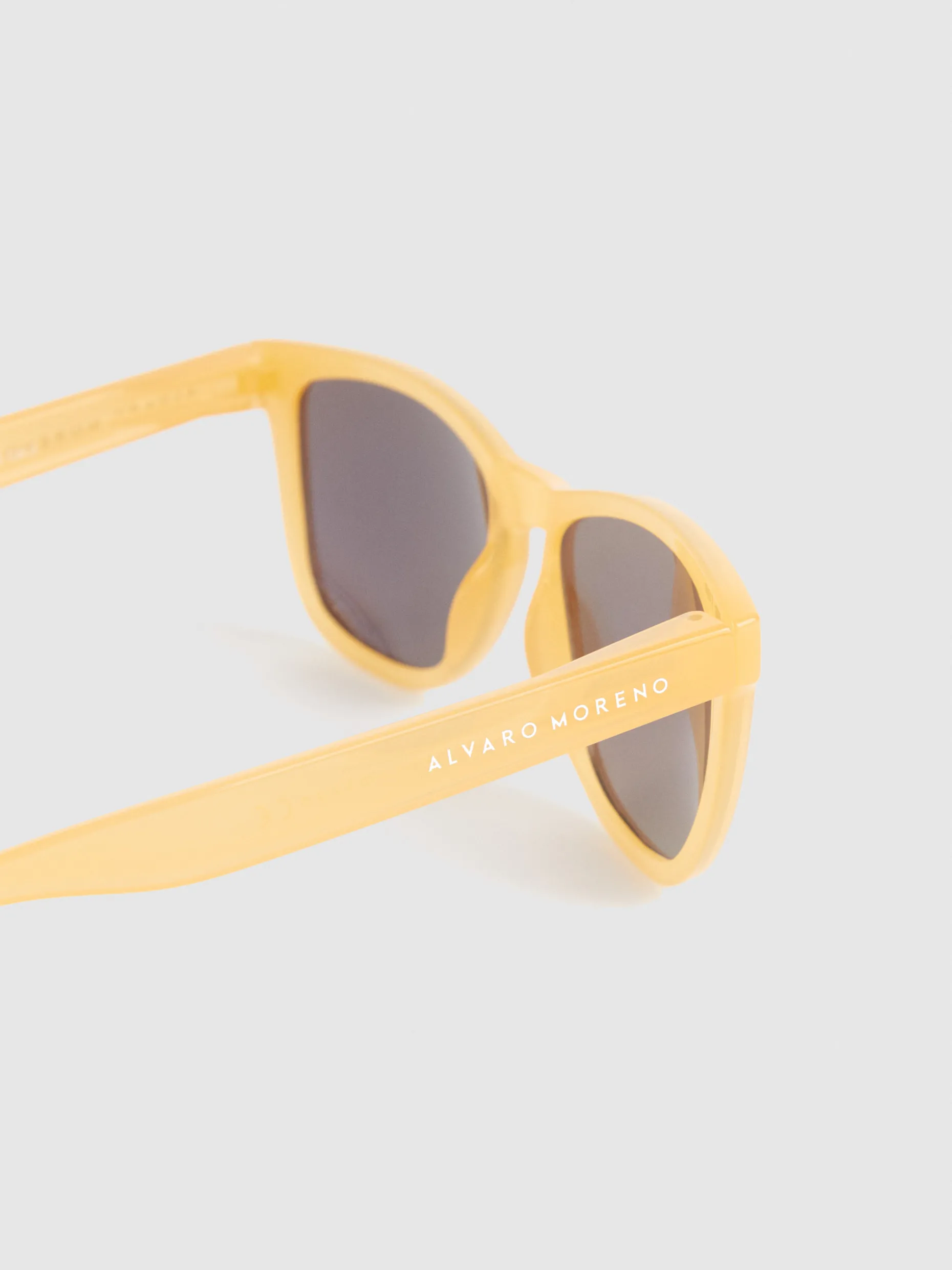 Occhiali Surfista Stile Unico - Design Esclusivo Alvaro Moreno