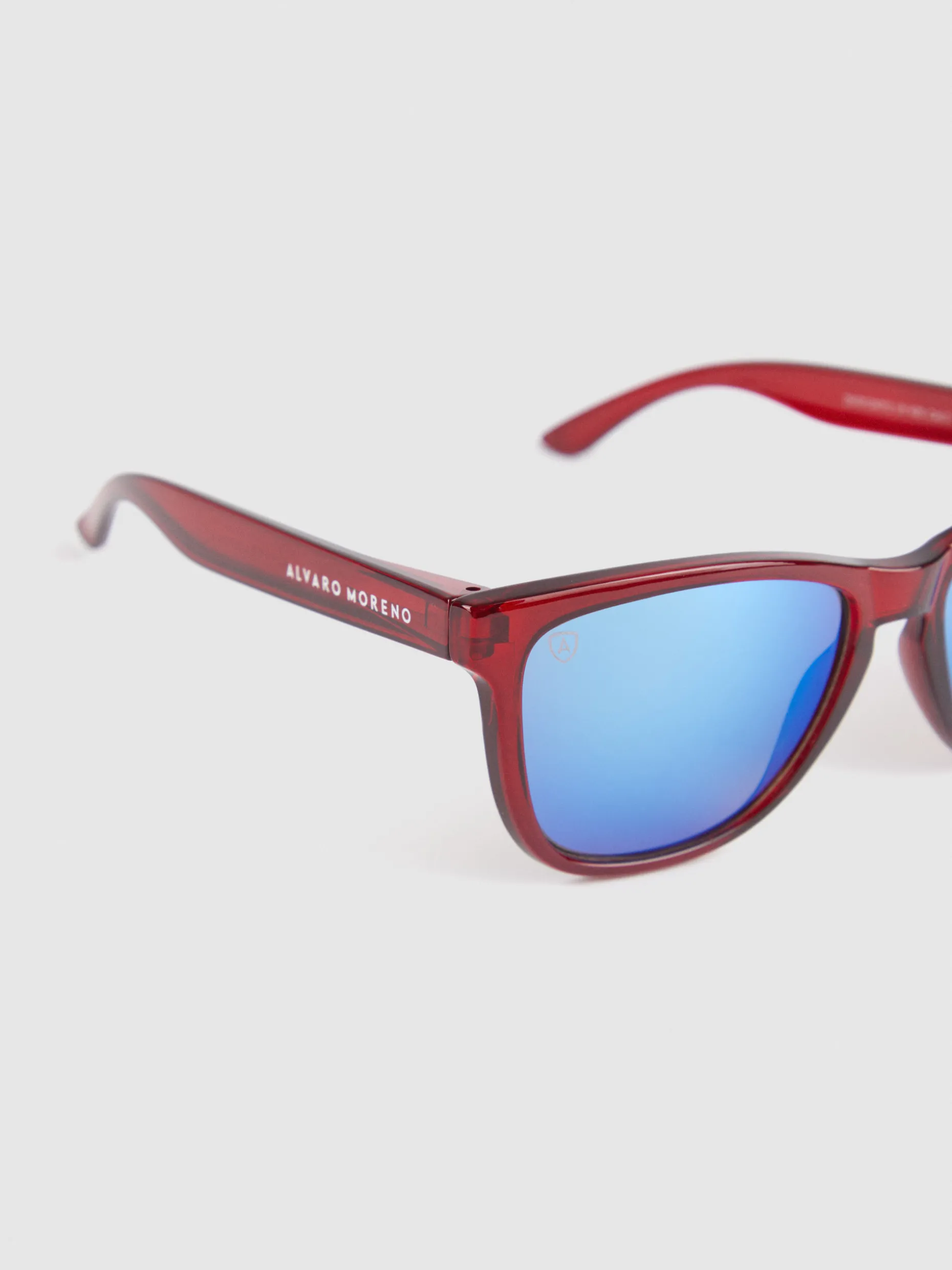 Occhiali da Surf Modello Moreno - Edizione Limitata con Protezione UV e Design Impermeabile (Disponibilità a Prezzi Scontati Esclusivi)