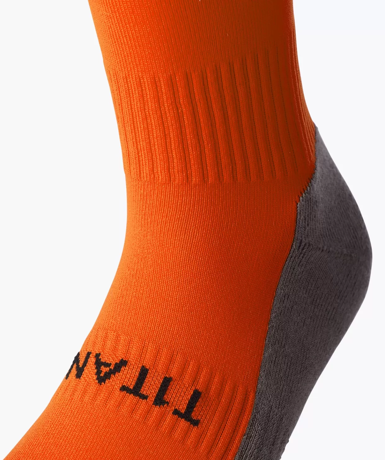 Calze Sportive ad Alta Prestazione T1TAN per Calciatori - Design Ergonomico e Confortevole in Tinta Arancione Brillante