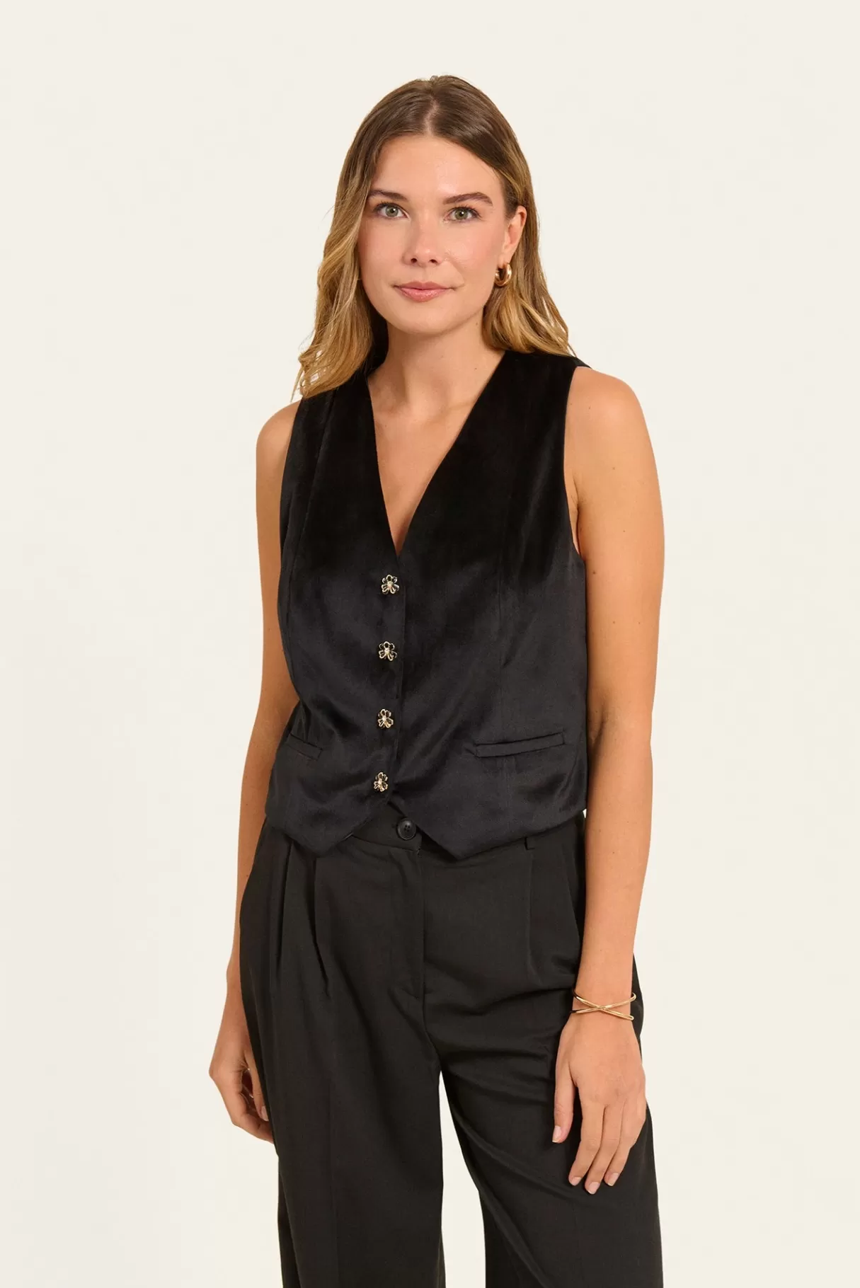 Giacche e Piumini NAF NAF | Gilet Leonie Nero - Confortevoli e Stilosi per Look Invernali Eleganti