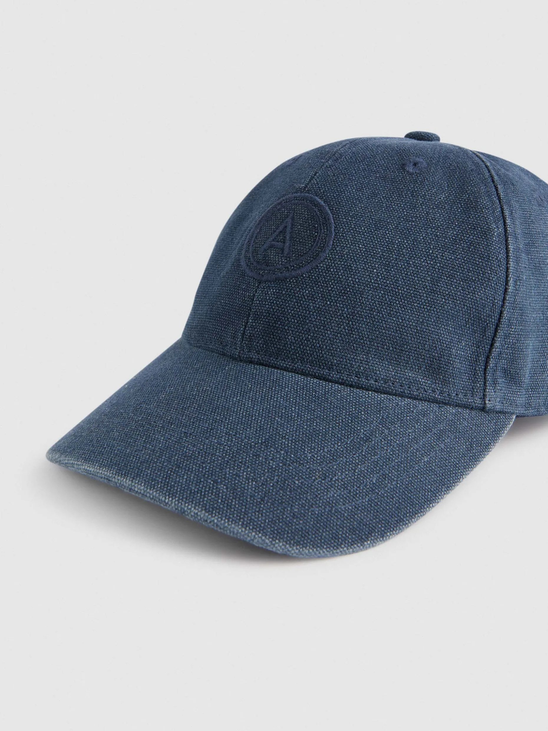 ⚡Cappello Vintage Iconico | Edizione Limitata Alvaro Moreno - Offerta Lampo da Non Perdere! 🎩✨

(：，。、，，。)
