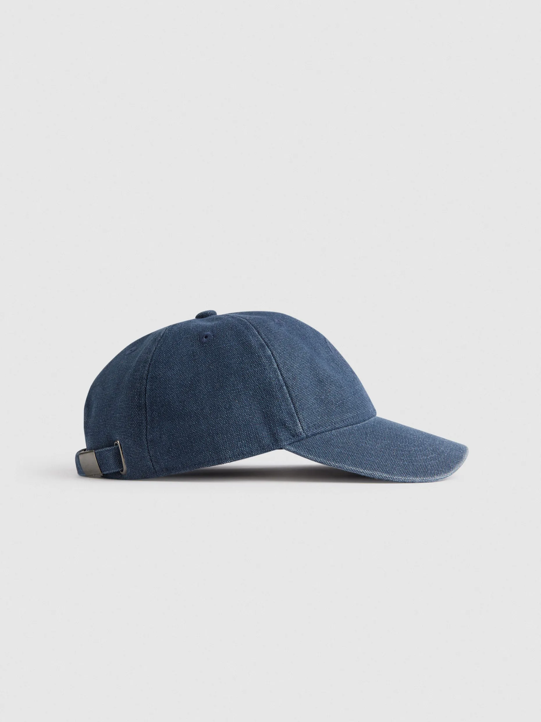 ⚡Cappello Vintage Iconico | Edizione Limitata Alvaro Moreno - Offerta Lampo da Non Perdere! 🎩✨

(：，。、，，。)