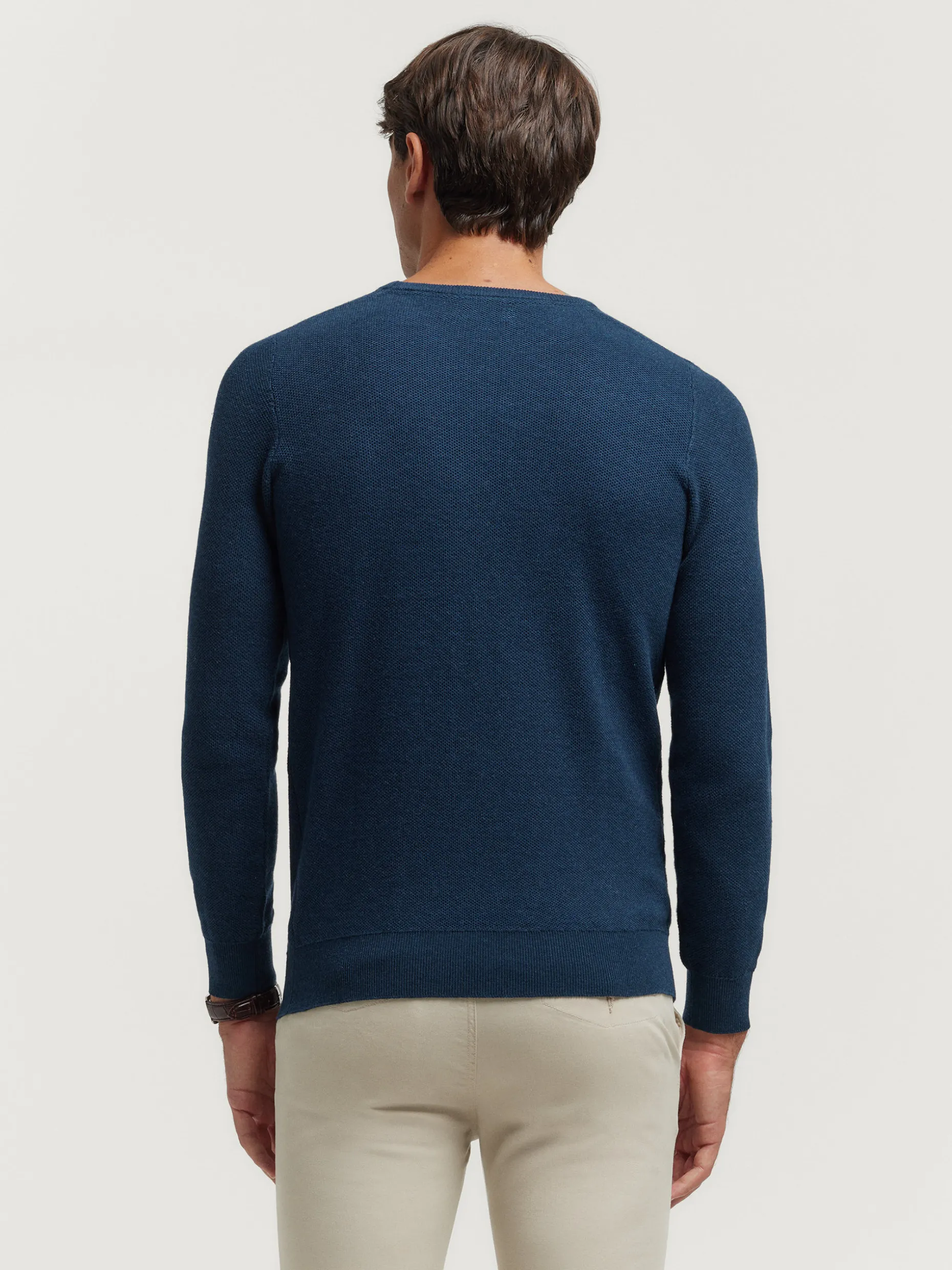 Maglia Sportiva Bolson di Alvaro Moreno - Conforto Premium in Cotone Organico e Design Minimalista