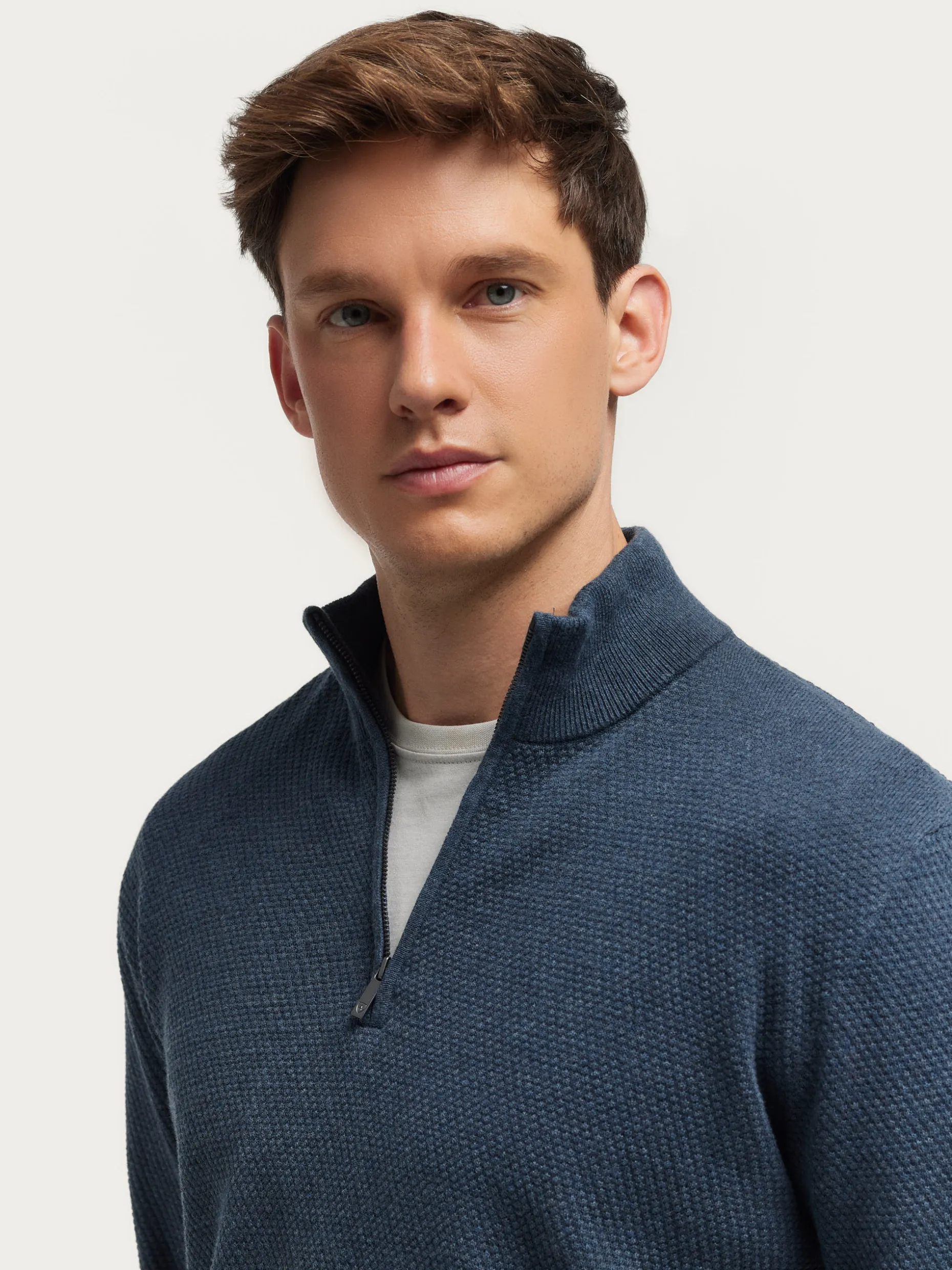 Maglione Sportivo con Cerniera Premium - Design Esclusivo Alvaro Moreno | Novità Stagionale in Tessuto Tecnico