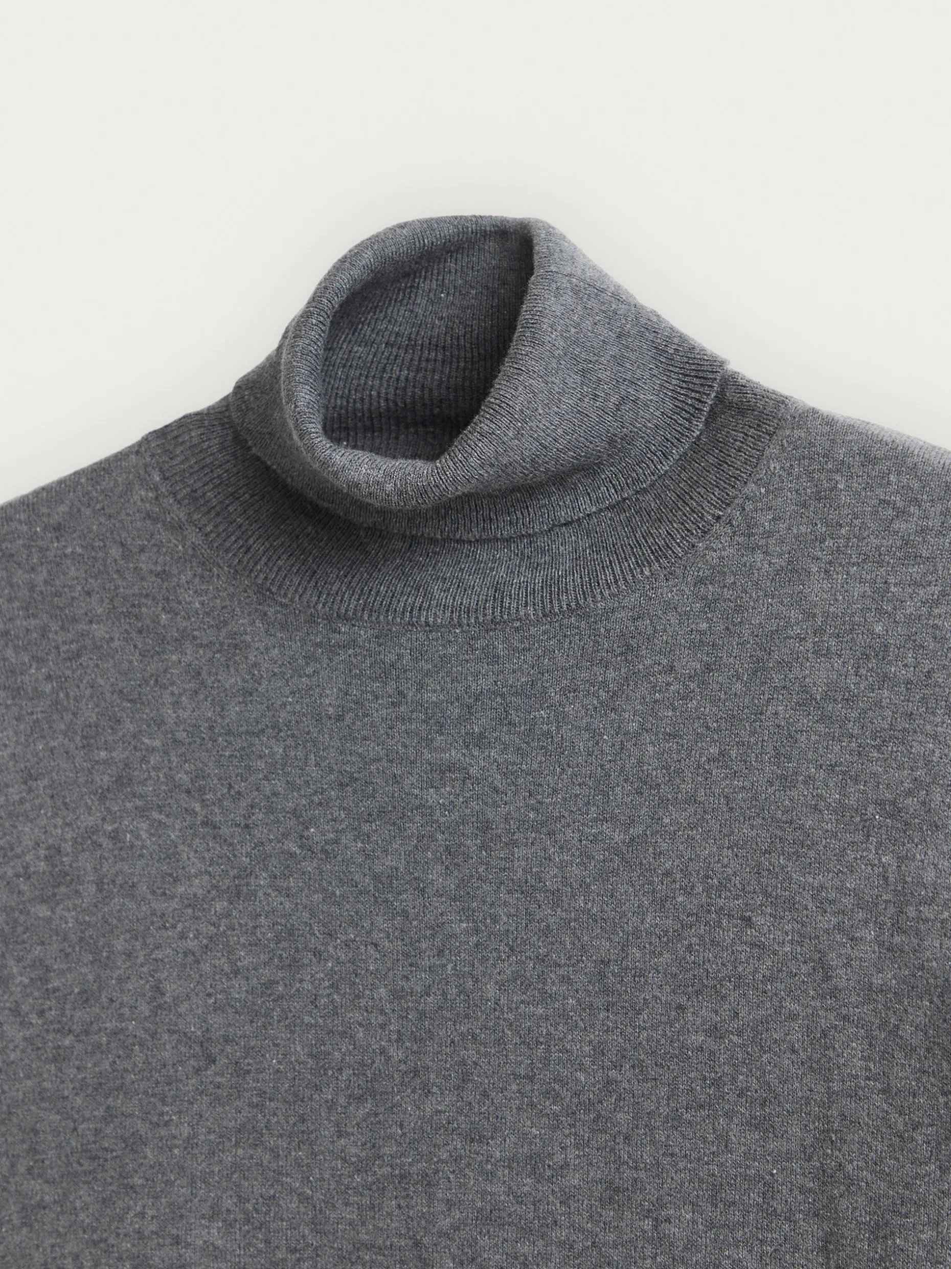 Maglia Confezione Morbida con Collo Avvolgente | Design Esclusivo Alvaro Moreno