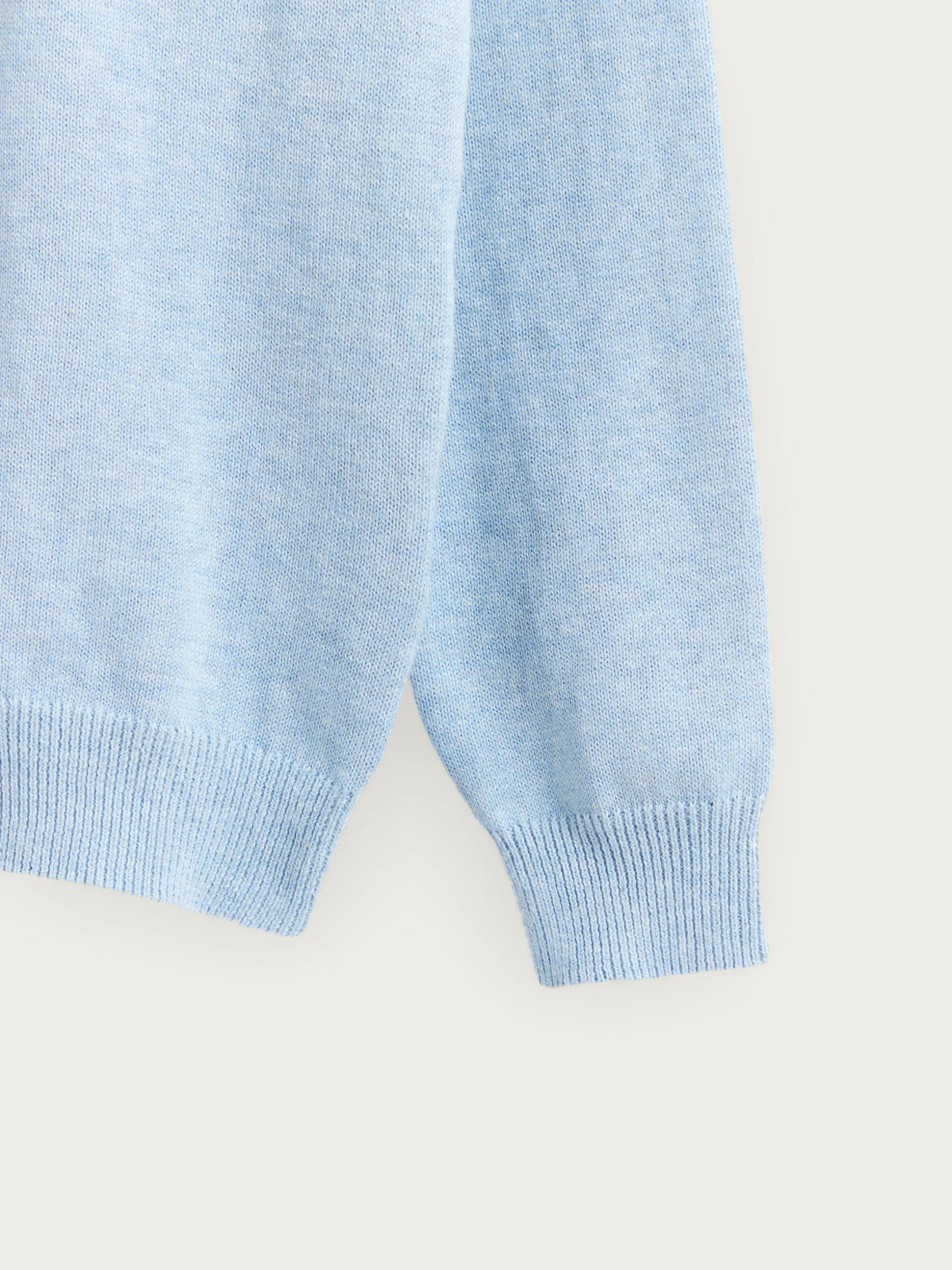 Maglia a collo tondo casual Alvaro Moreno per bambini - Tessuto morbido e traspirante, ideale per il tempo libero e le attività quotidiane. Modelli colorati e resistenti disponibili in diverse taglie.