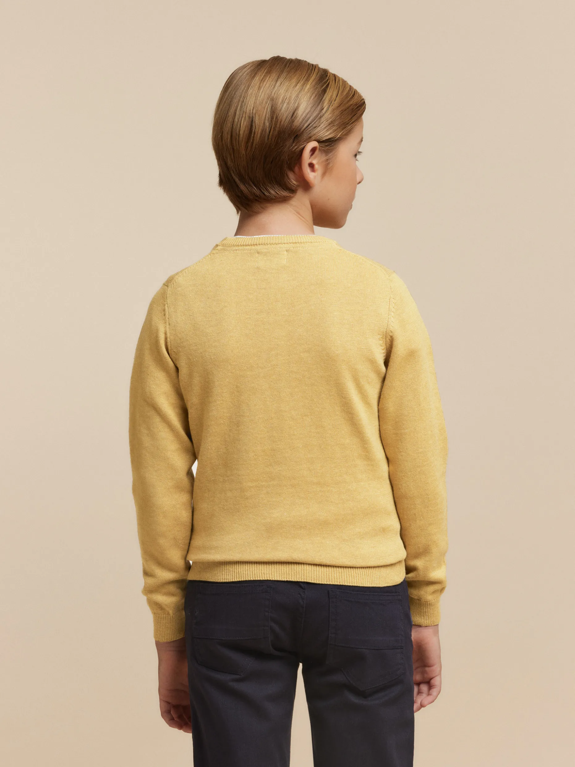 Maglia Sportiva Comoda a Collo Tondo per Bambini - Morbida per Tutto il Giorno | Collezione Junior di Alvaro Moreno 

：
1. ，