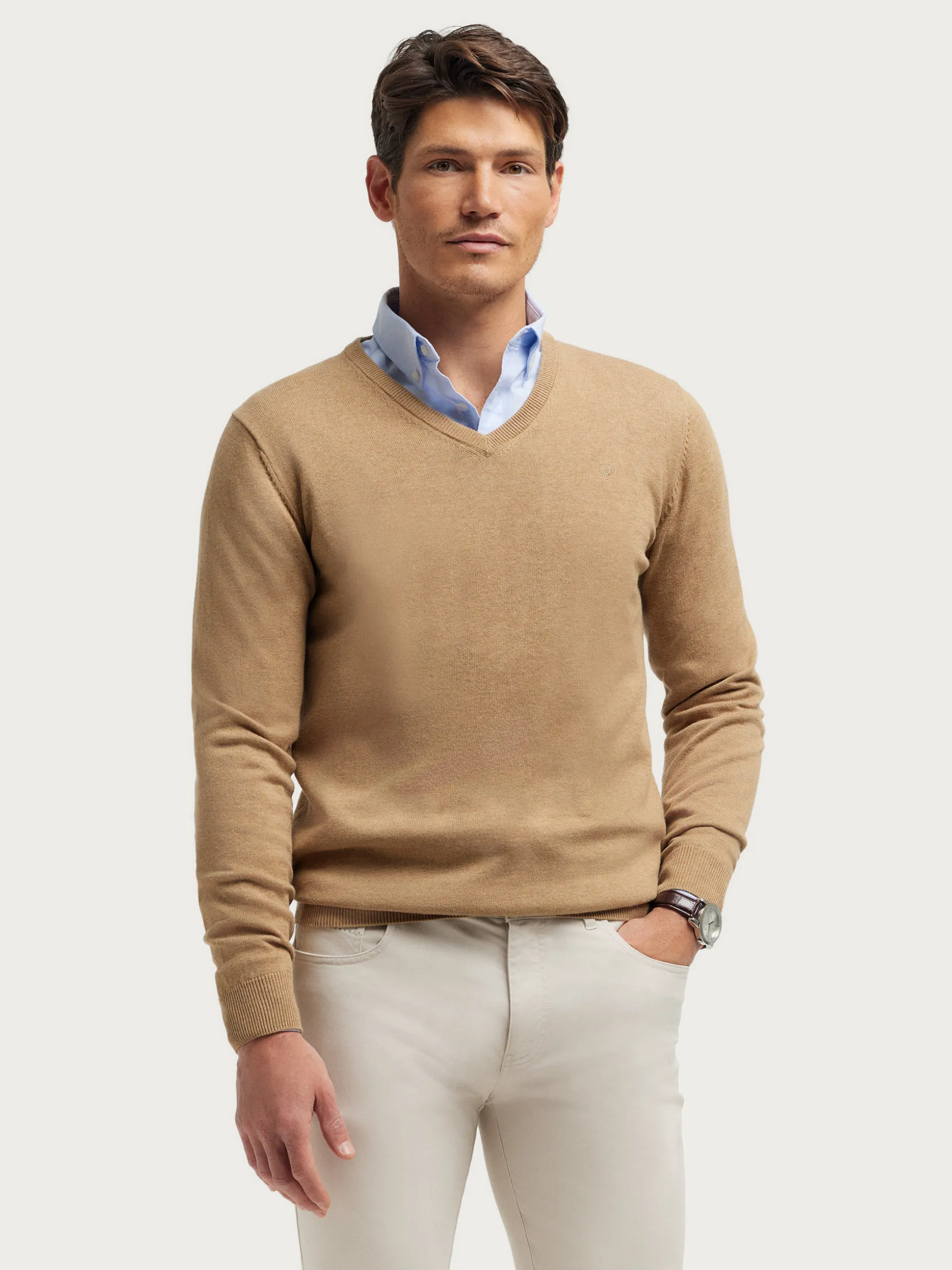 Maglia con Scollatura a V di Tendenze Alvaro Moreno - Conforto Moderno a Prezzo Accessibile