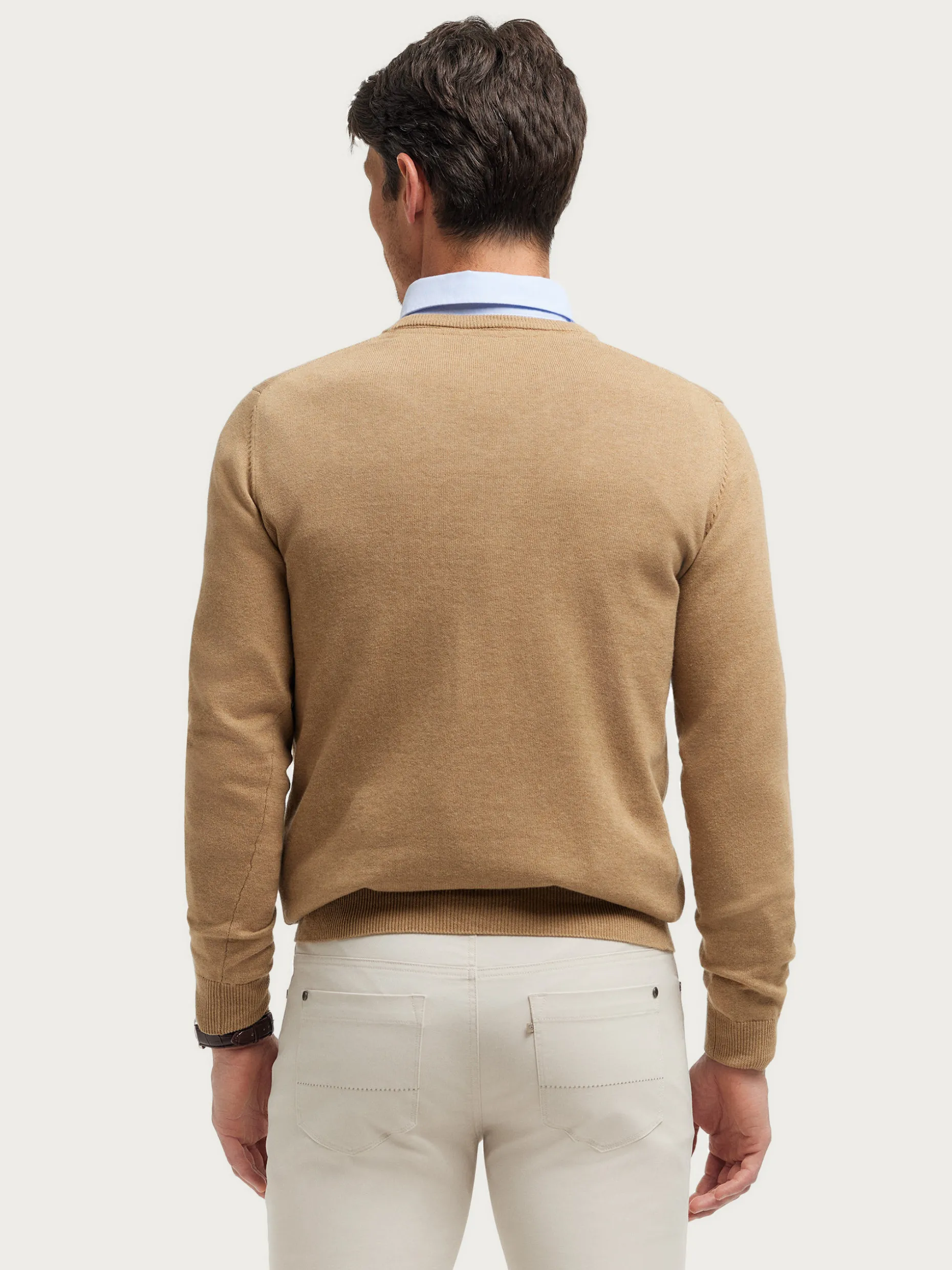 Maglia con Scollatura a V di Tendenze Alvaro Moreno - Conforto Moderno a Prezzo Accessibile