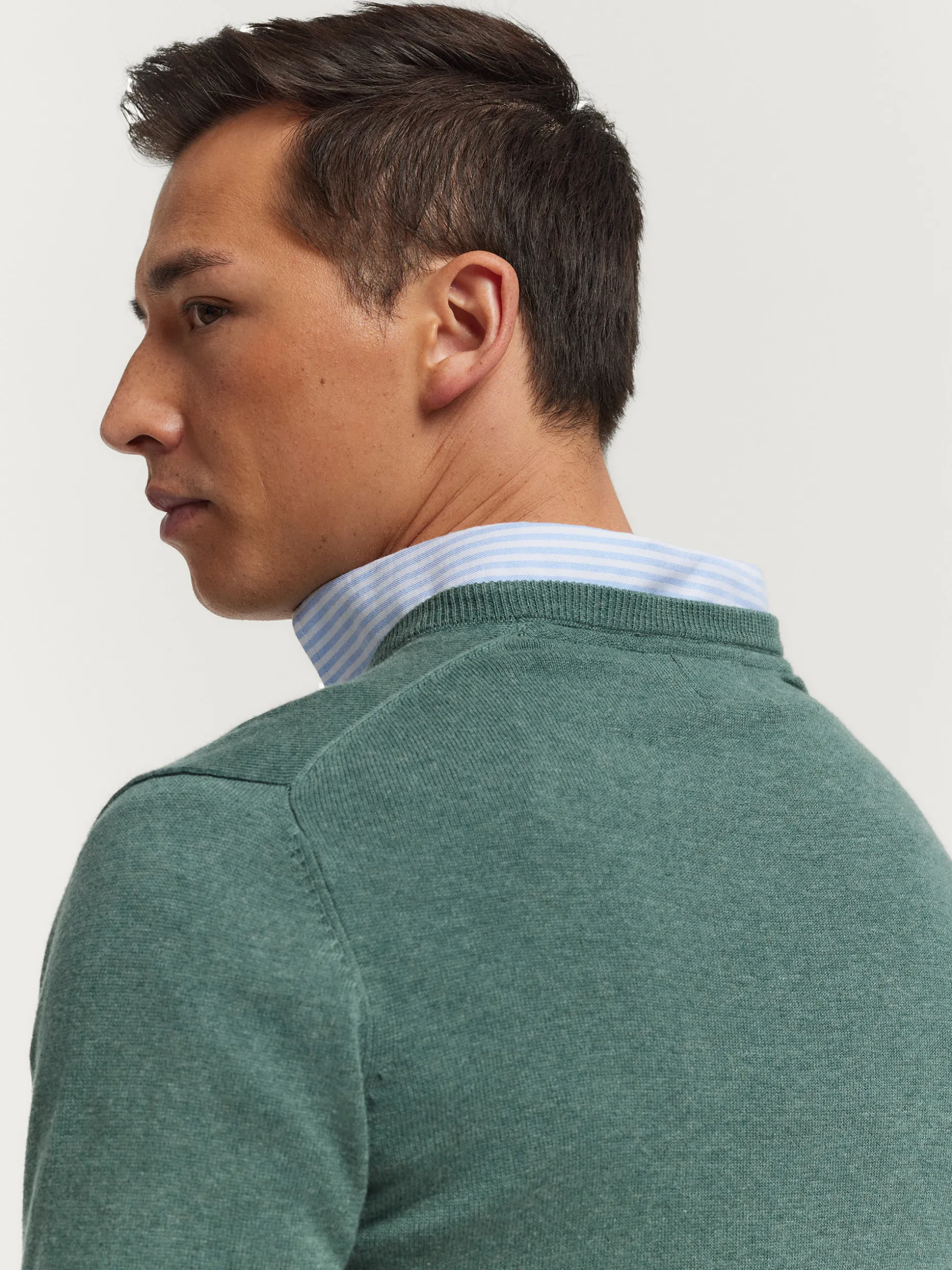 Maglia con Scollo a V in Puro Cotone - Tendenze Moda Primavera/Estate 2024 di Alvaro Moreno - Prezzo Imbattibile