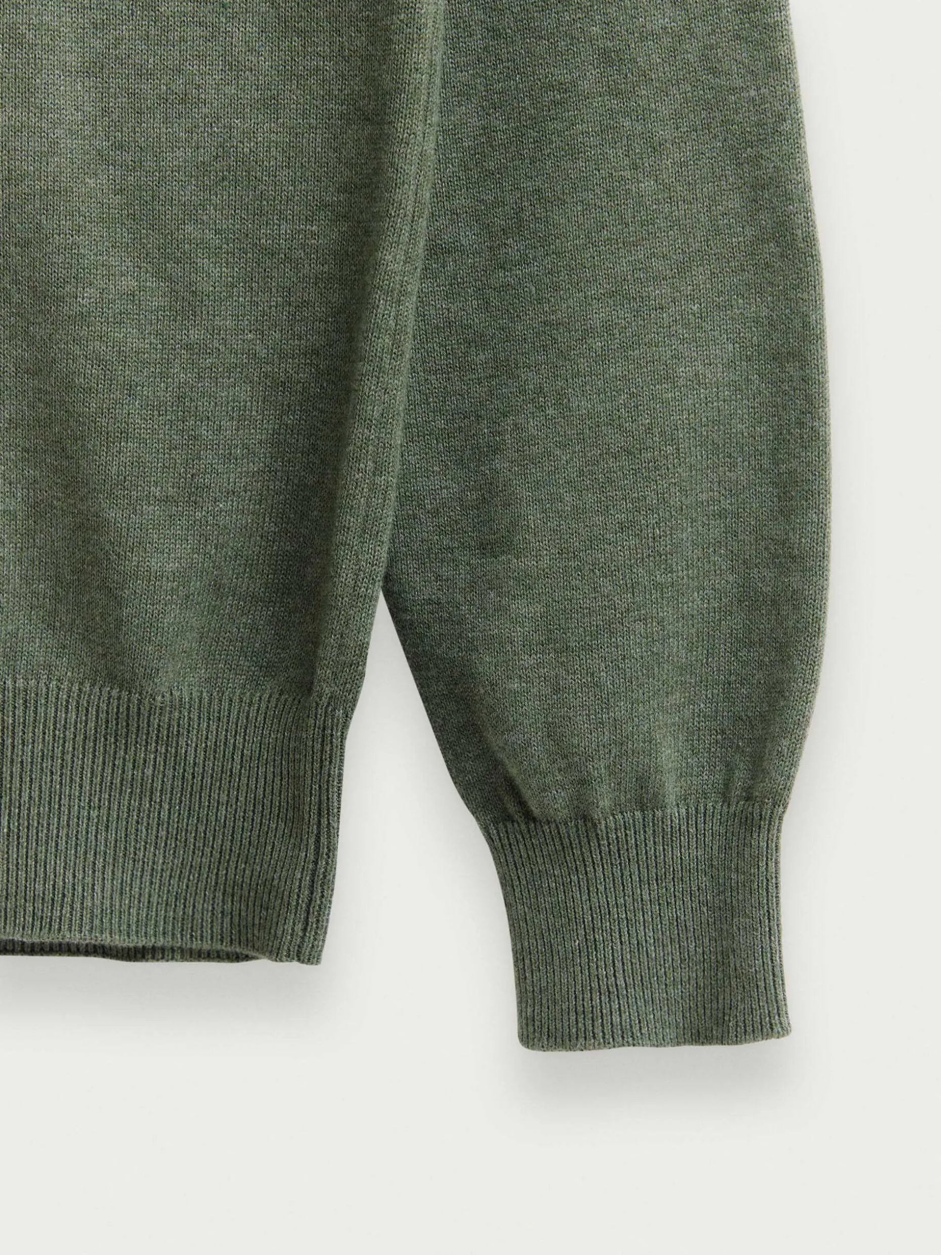 Maglia Elegante in Jersey con Scollatura a V - Stile Alvaro Moreno | Promo 50% Sconto Solo Oggi!