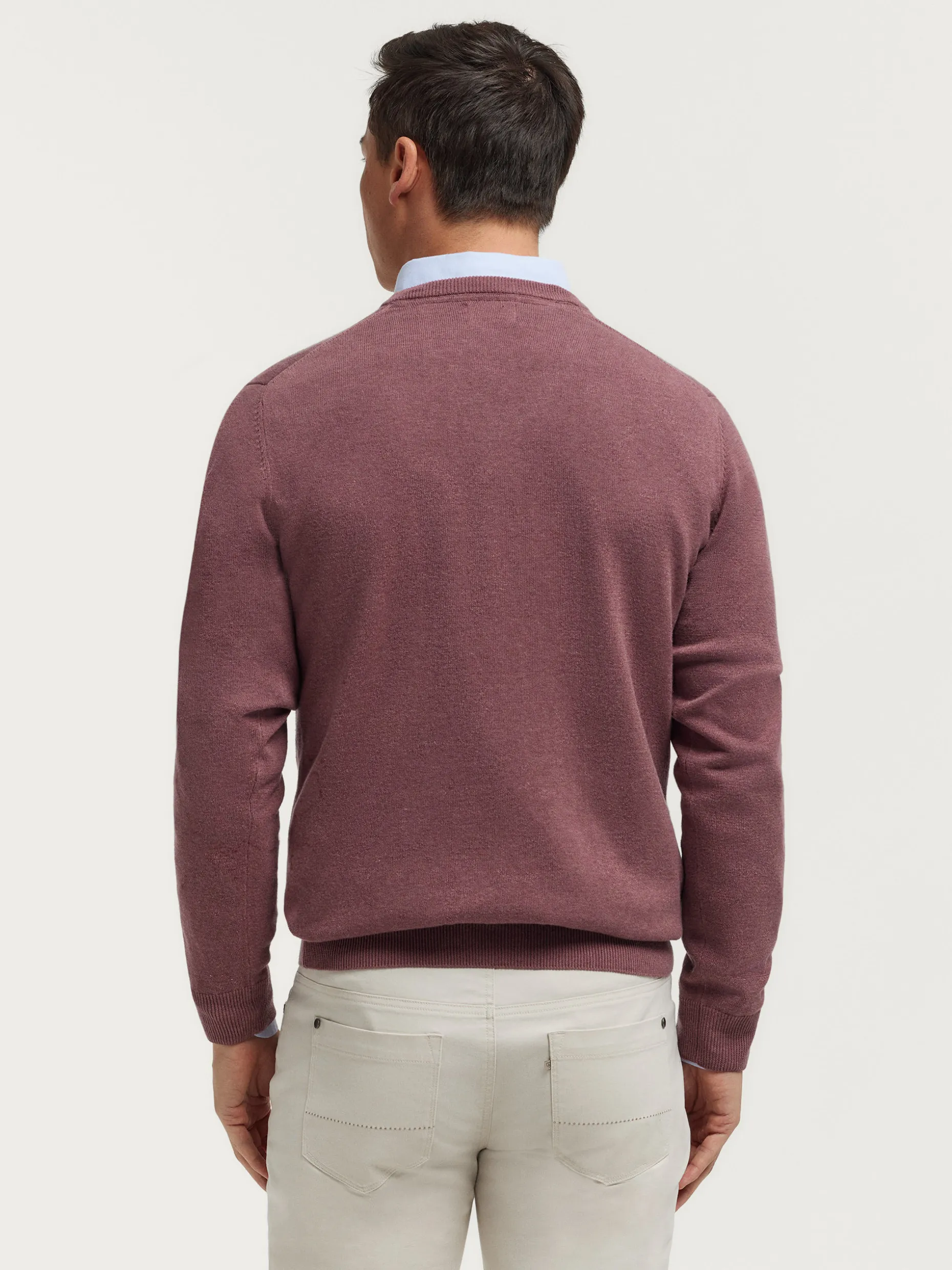 Maglia Confortevole con Scollo a V - Design Moderno di Alvaro Moreno per Uno Stile All'Ultima Moda