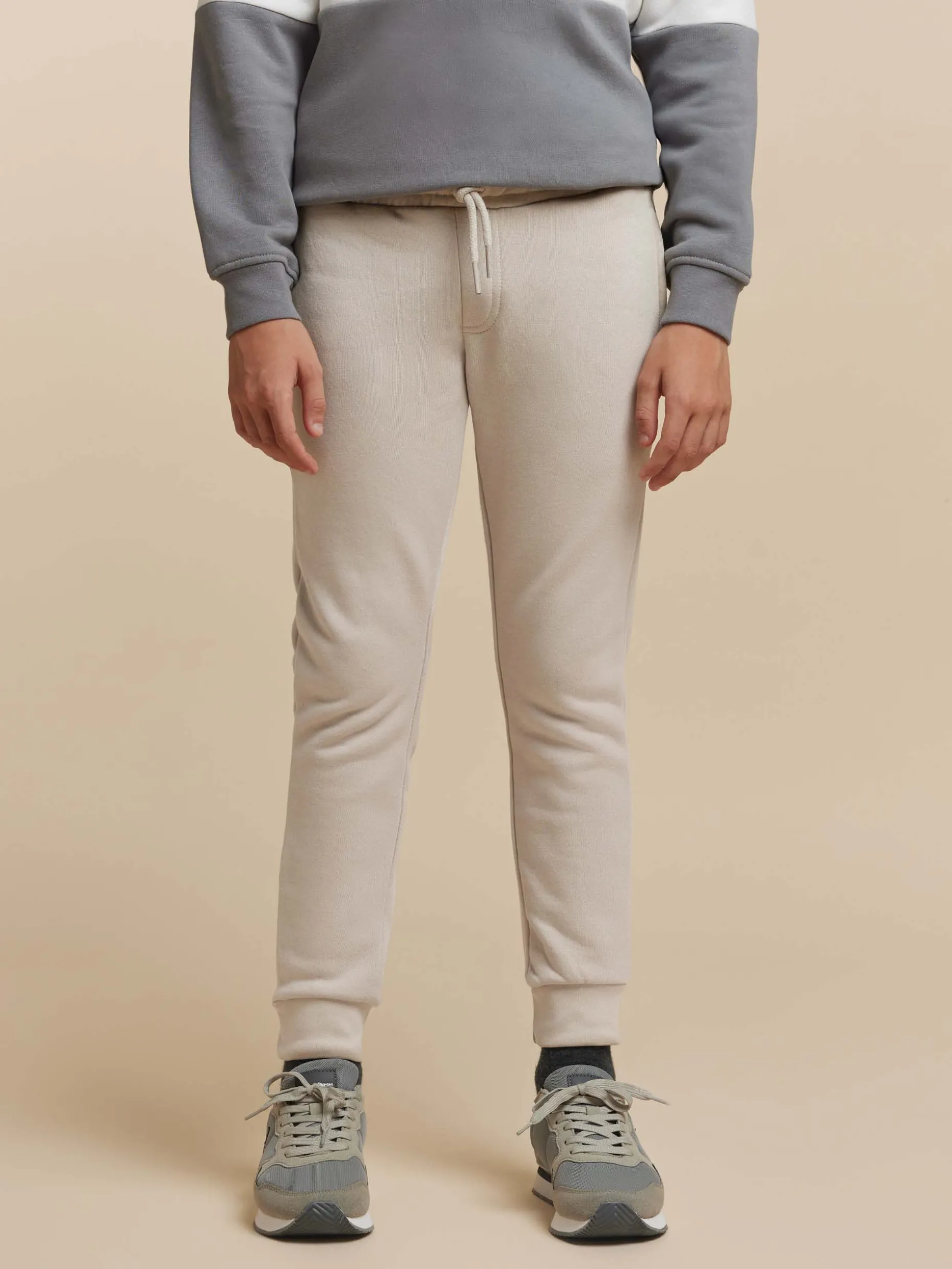 Pantaloni Jogger Comodi per Ragazzi - Stile Base con Design Funzionale | Collezione Junior di Alvaro Moreno