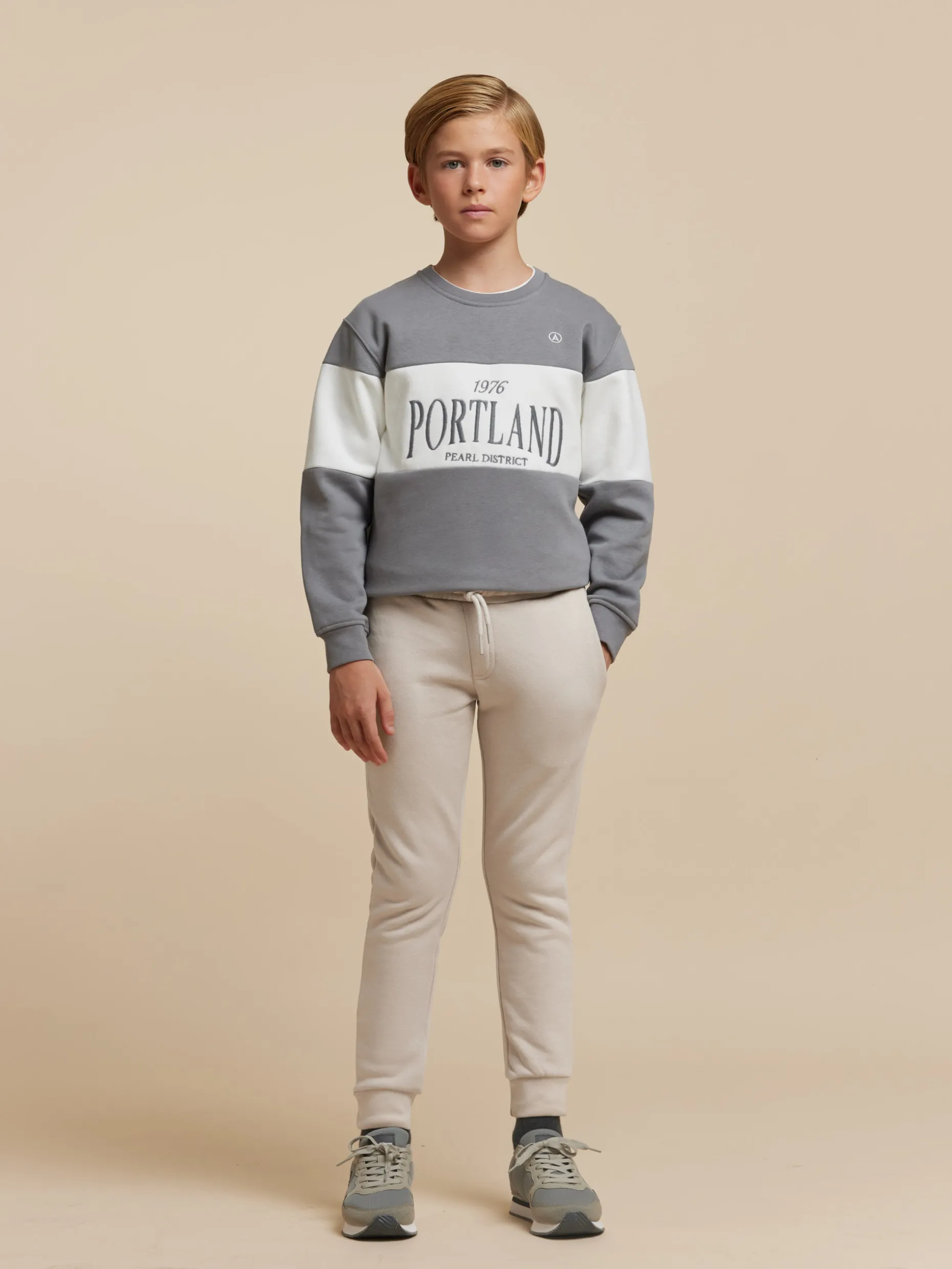 Pantaloni Jogger Comodi per Ragazzi - Stile Base con Design Funzionale | Collezione Junior di Alvaro Moreno