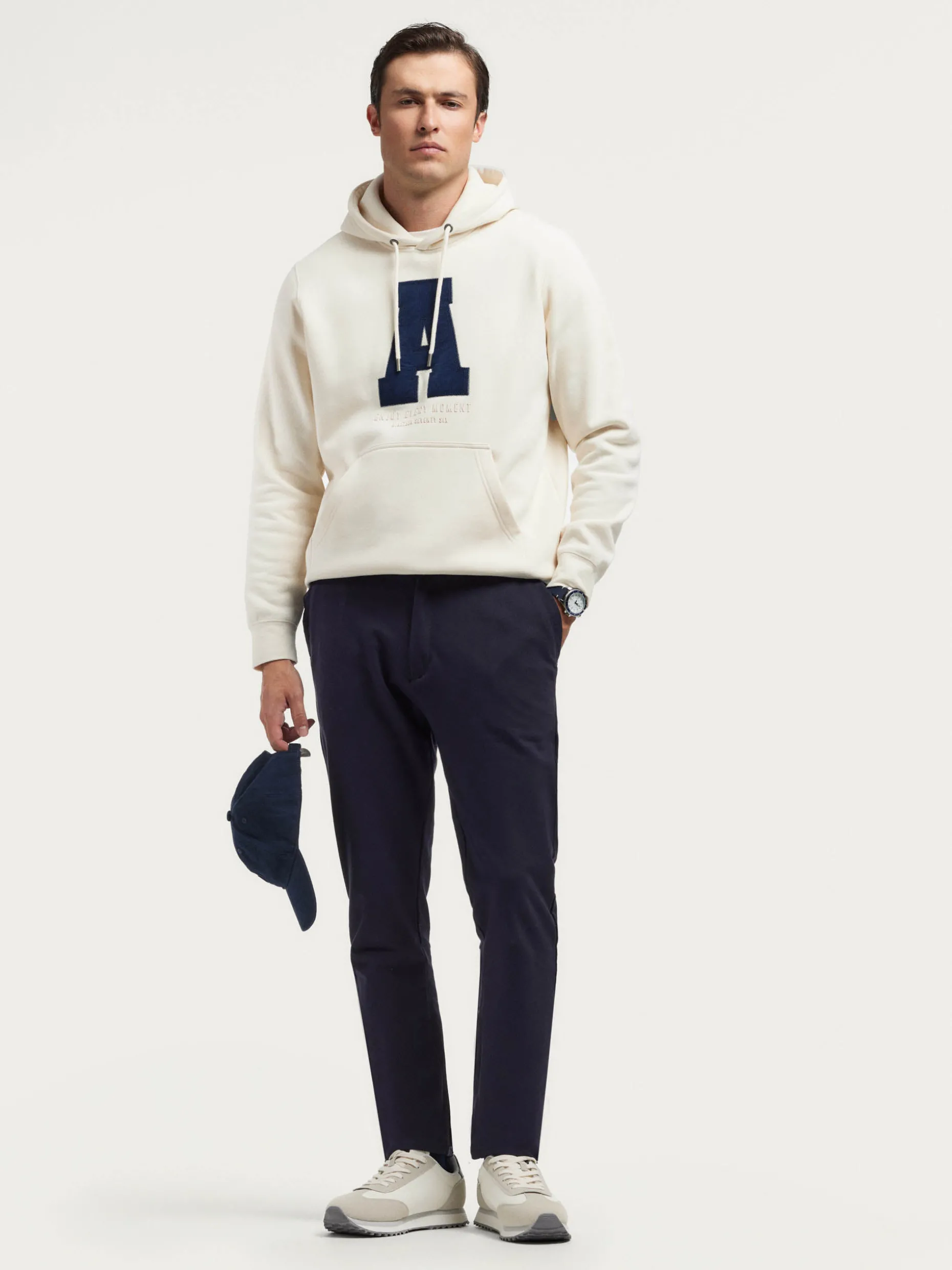 Comodi Jogger in Cotone Chino con Dettaglio a Coste - Moda Casual Perfetta per il Tempo Libero | Pantaloni Elasticizzati di Alvaro Moreno, Design Essenziale e Prezzo Accessibile