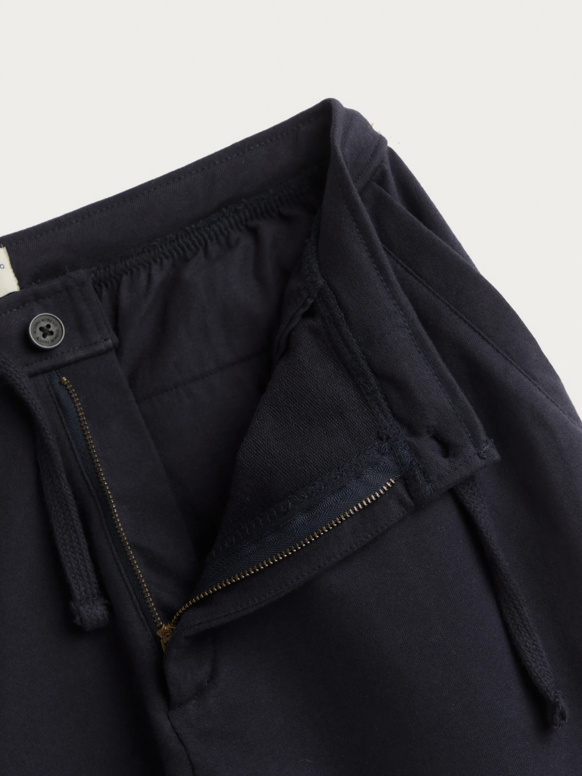 Comodi Jogger in Cotone Chino con Dettaglio a Coste - Moda Casual Perfetta per il Tempo Libero | Pantaloni Elasticizzati di Alvaro Moreno, Design Essenziale e Prezzo Accessibile